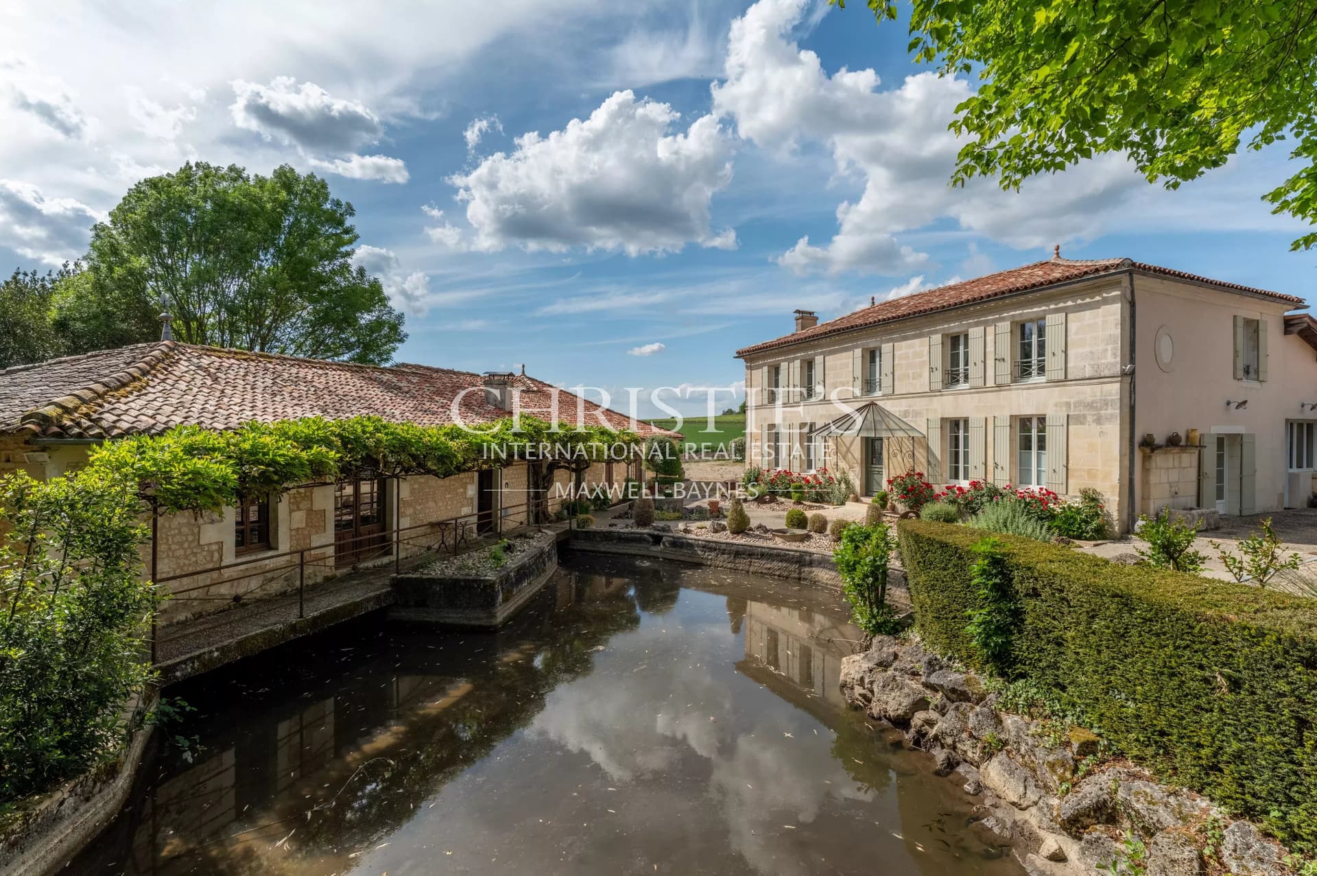 Wonderful Property with Maison de Maître, Mill and Gîtes