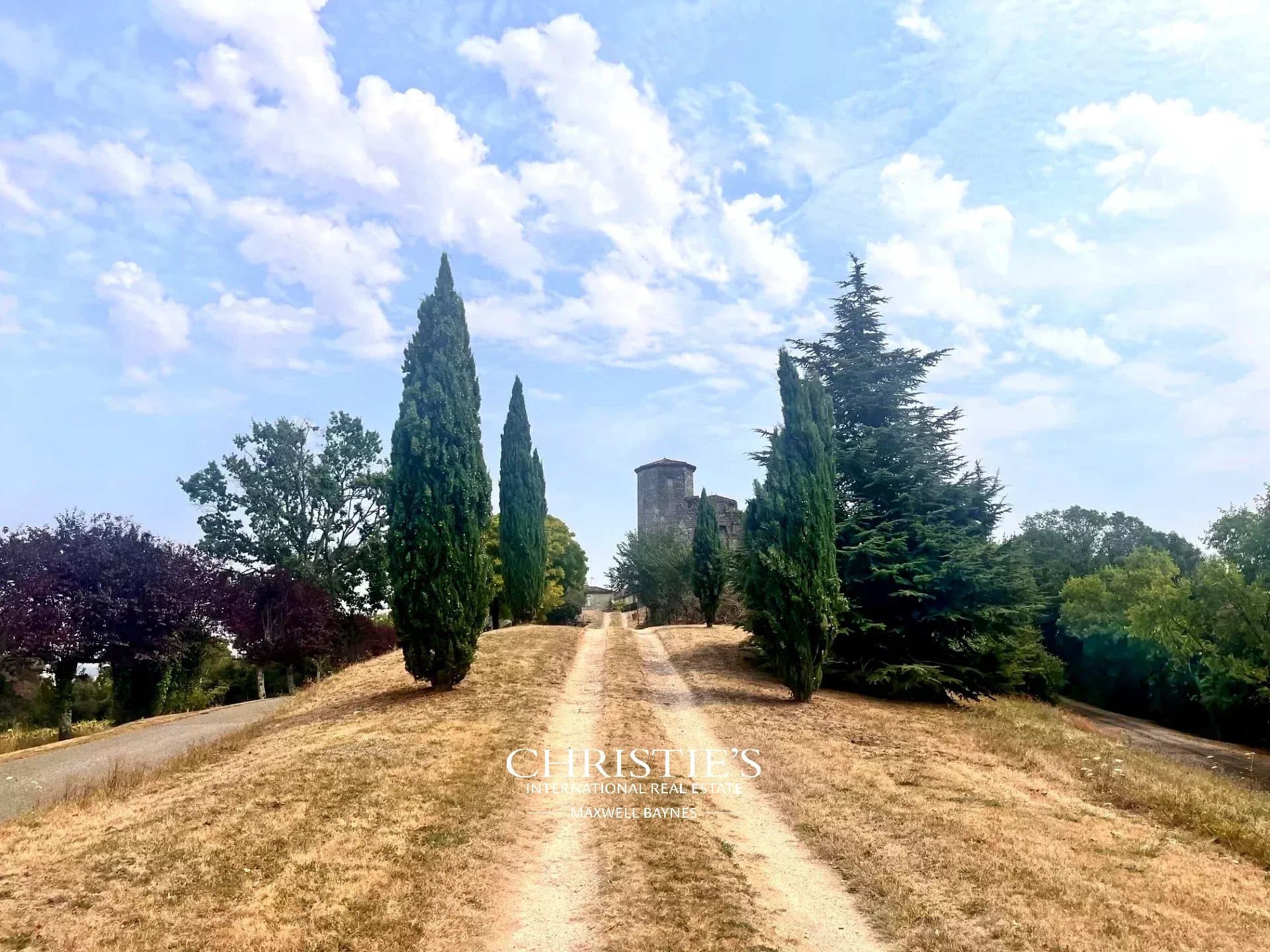 Authentique château Gascon du XIIIe siècle, à quelques minutes de Lectoure