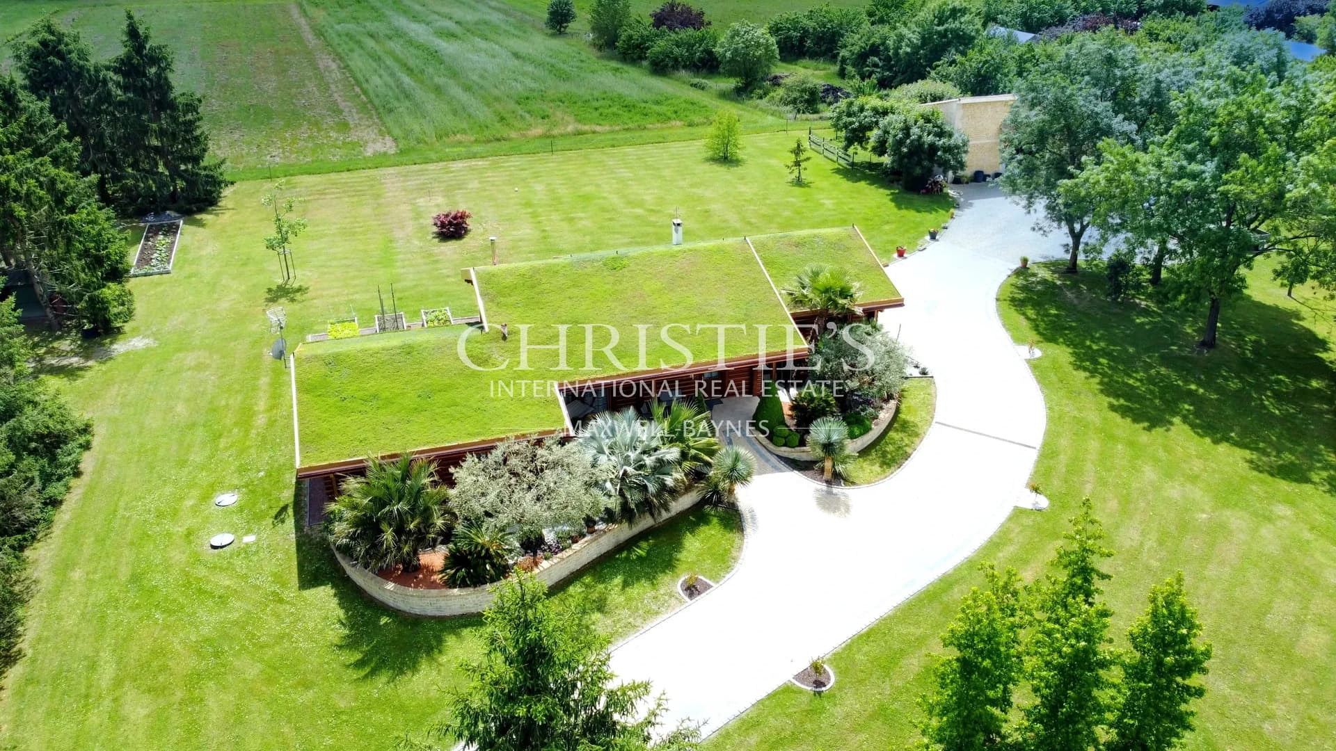 Charming Estate with Chalet and Three Guest Houses, North of Bordeaux