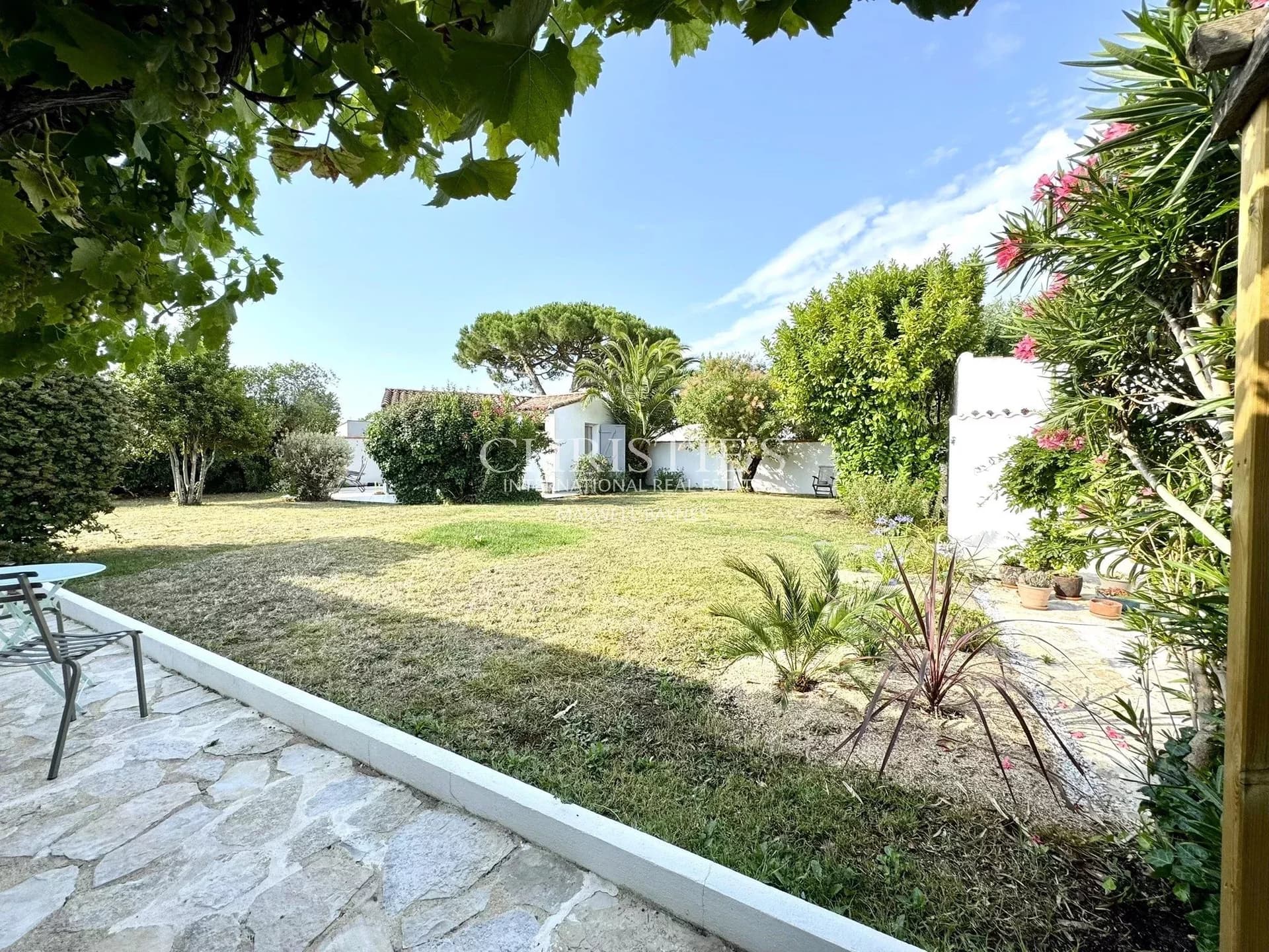 Propriété à Saint-Martin-de-Ré avec annexe