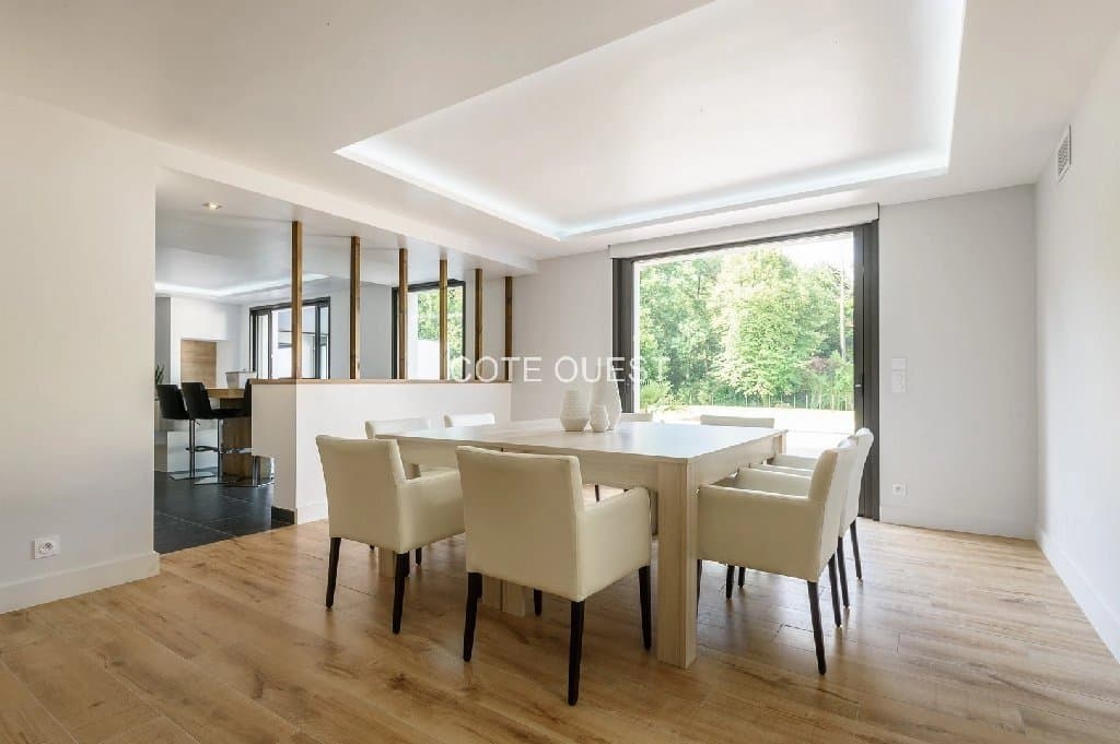 A VENDRE ANGLET-BRINDOS MAISON CONTEMPORAINE DE 470 M² AVEC PISCINE