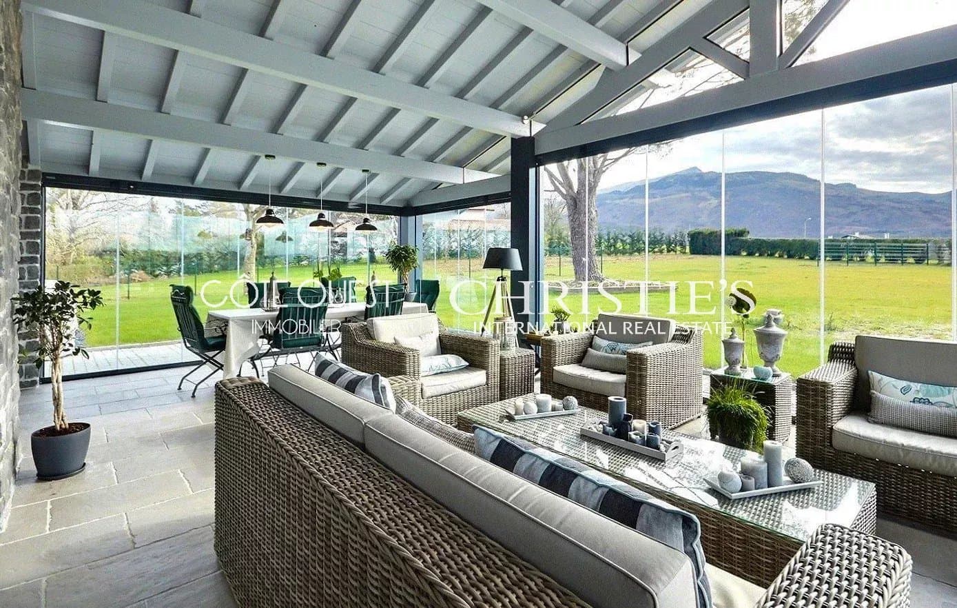 Renovated property with mountain views in Ascain