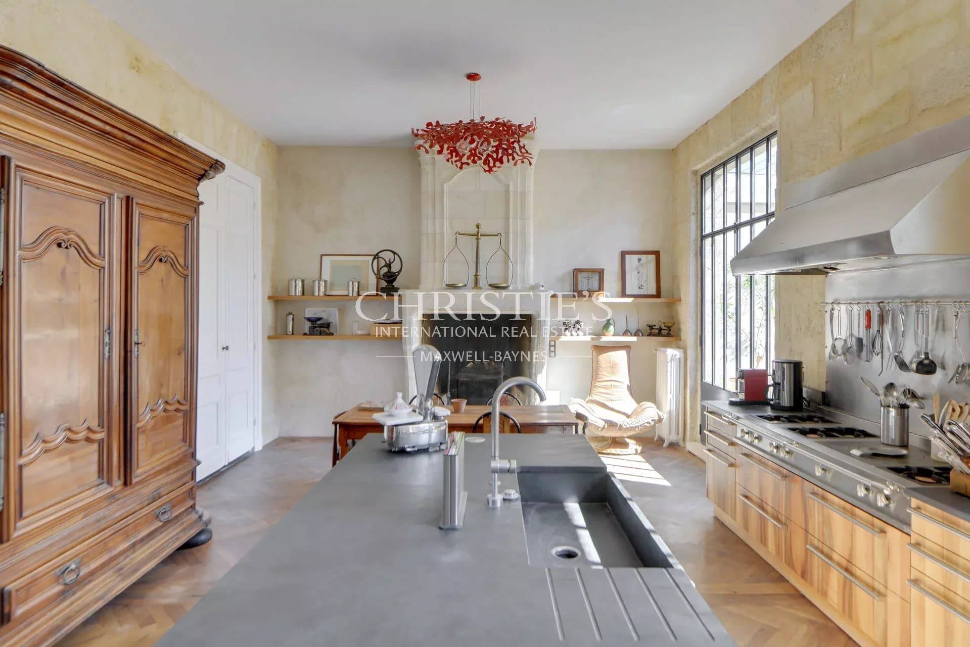 Bordeaux - Elegant 'Hotel particulier' with terrace