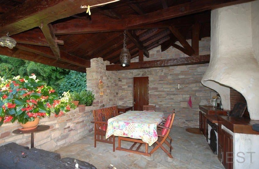 HOUSE OF CHARACTER WITH POOL