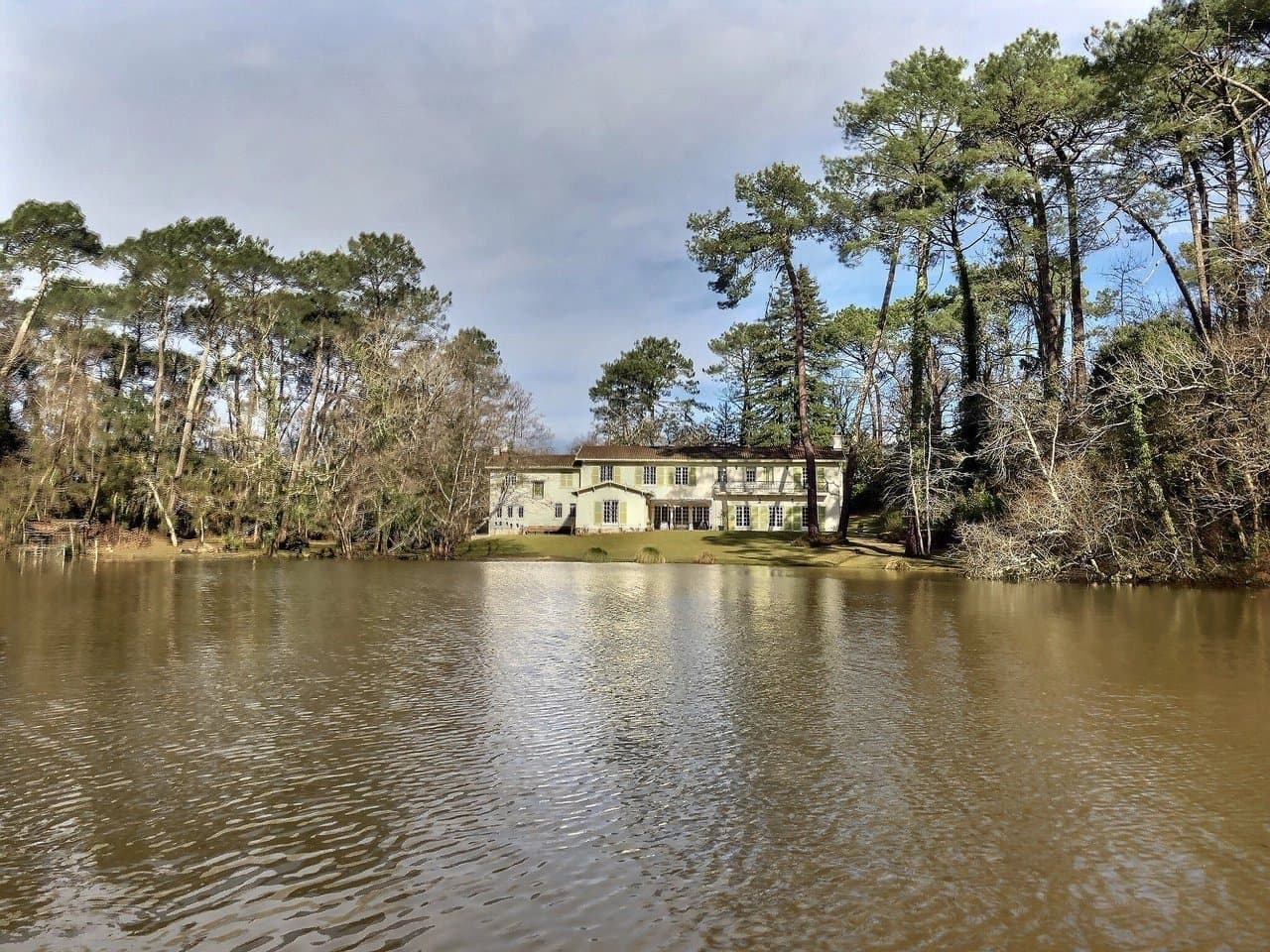 JUST NEXT TO BAYONNE - A PROPERTY SET IN ABOUT 7 HECTARES