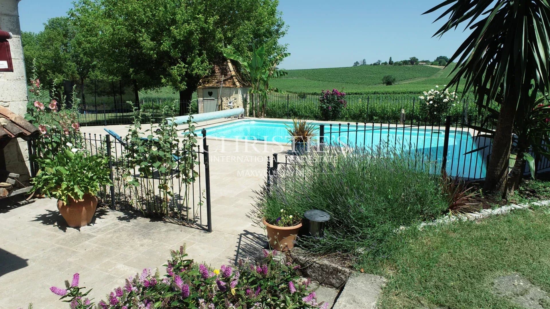 Country House/Chateau with Boutique Vineyard