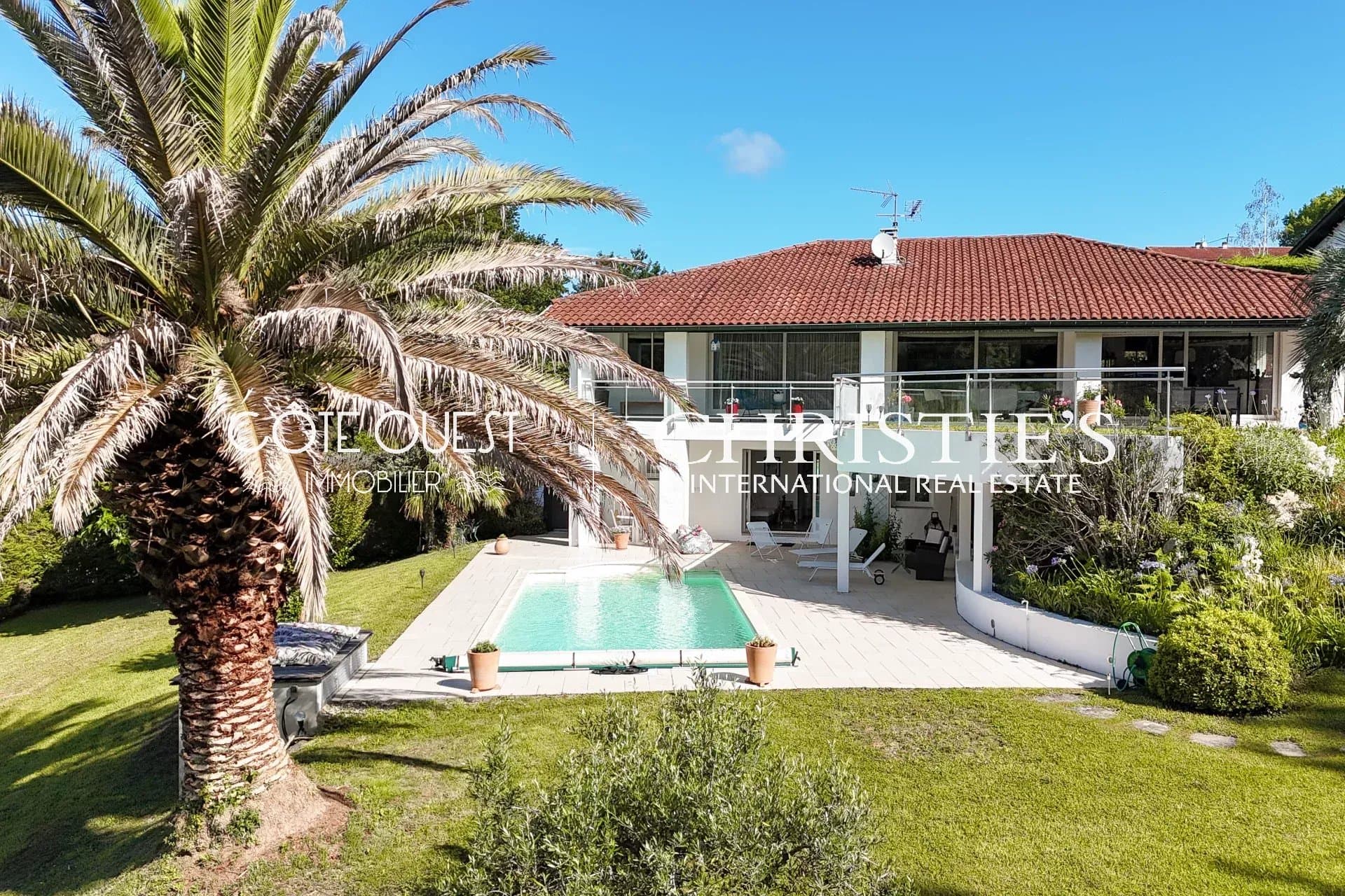 À vendre Urrugne - Villa de 238 m² avec piscine