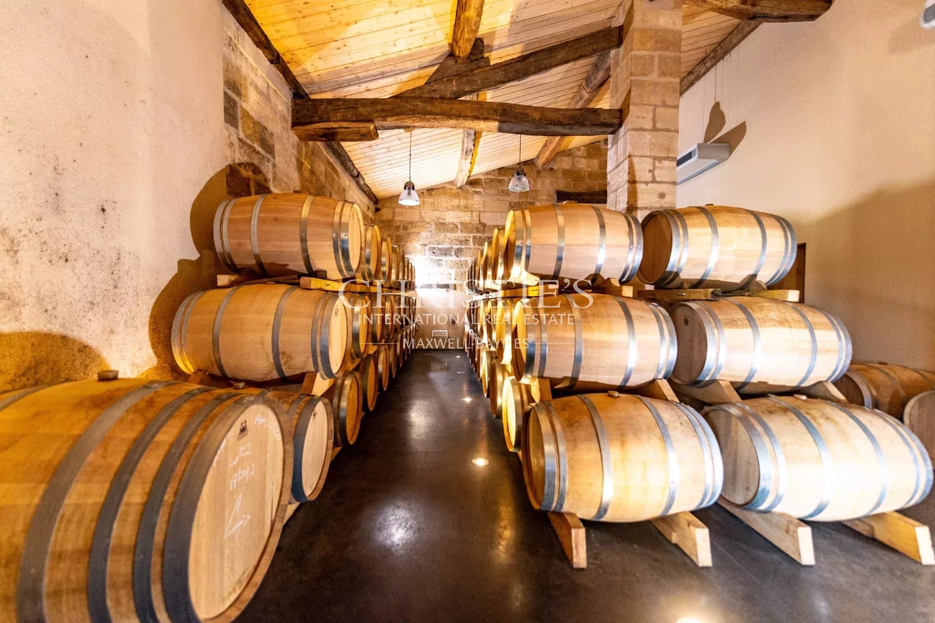 A vendre vignoble de 5,5 ha, clé en main, à Pomerol