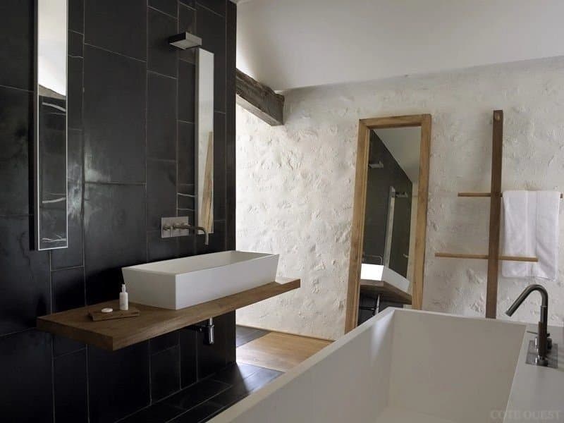 FERME DU XVIII RENOVEE EN UN JOYAU DE DESIGN ET D'ARCHITECTURE A VENDRE AU PAYS BASQUE