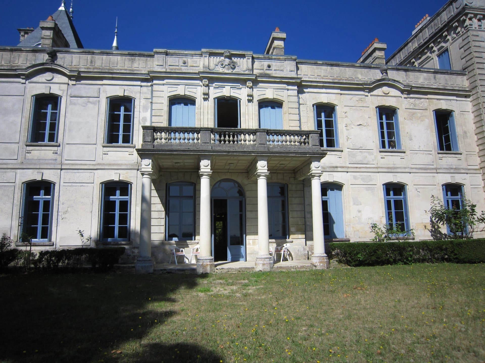 A magnificient castle near Libourne and St Emilion