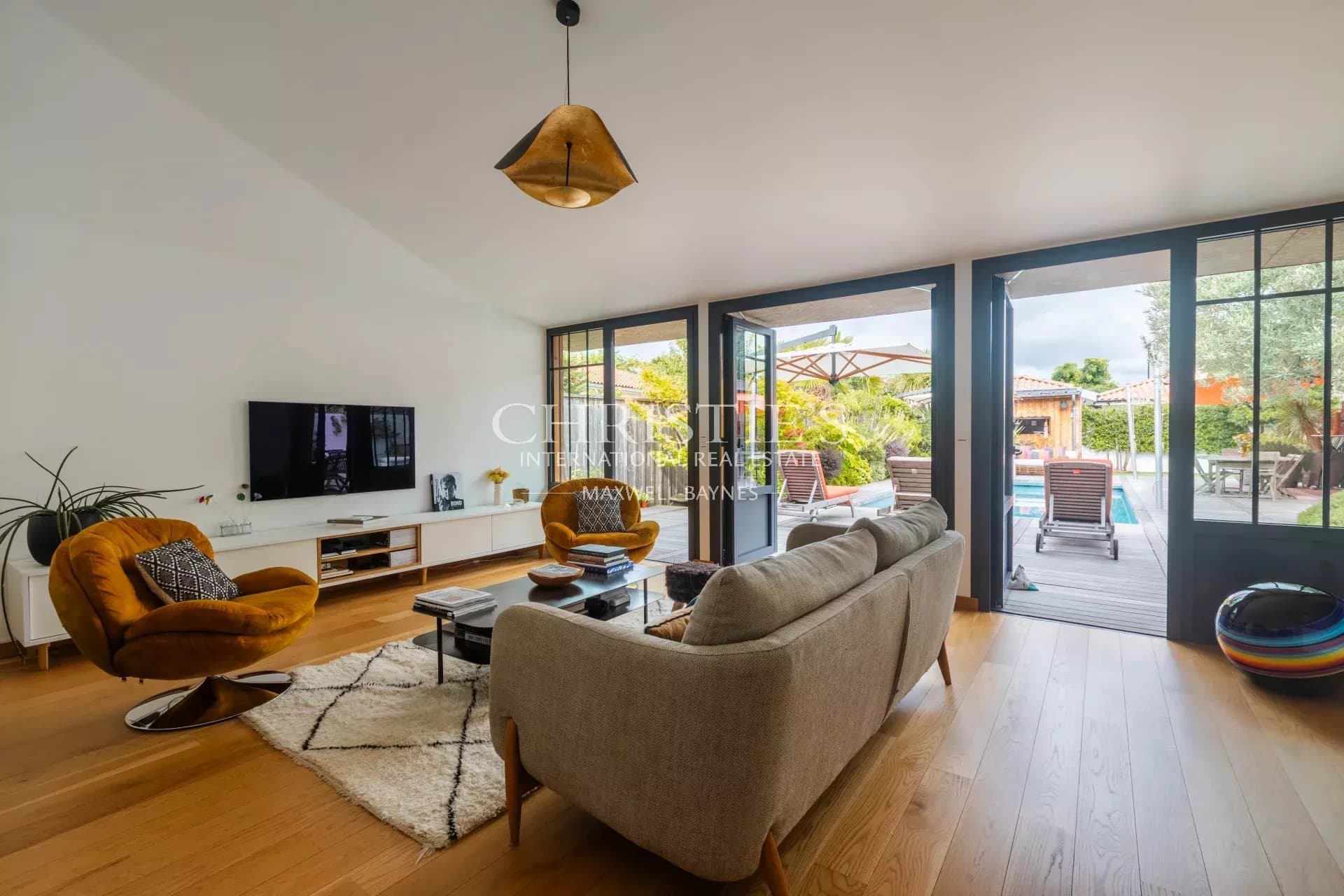 Bruges - House of approximately 200m² with garden and swimming pool
