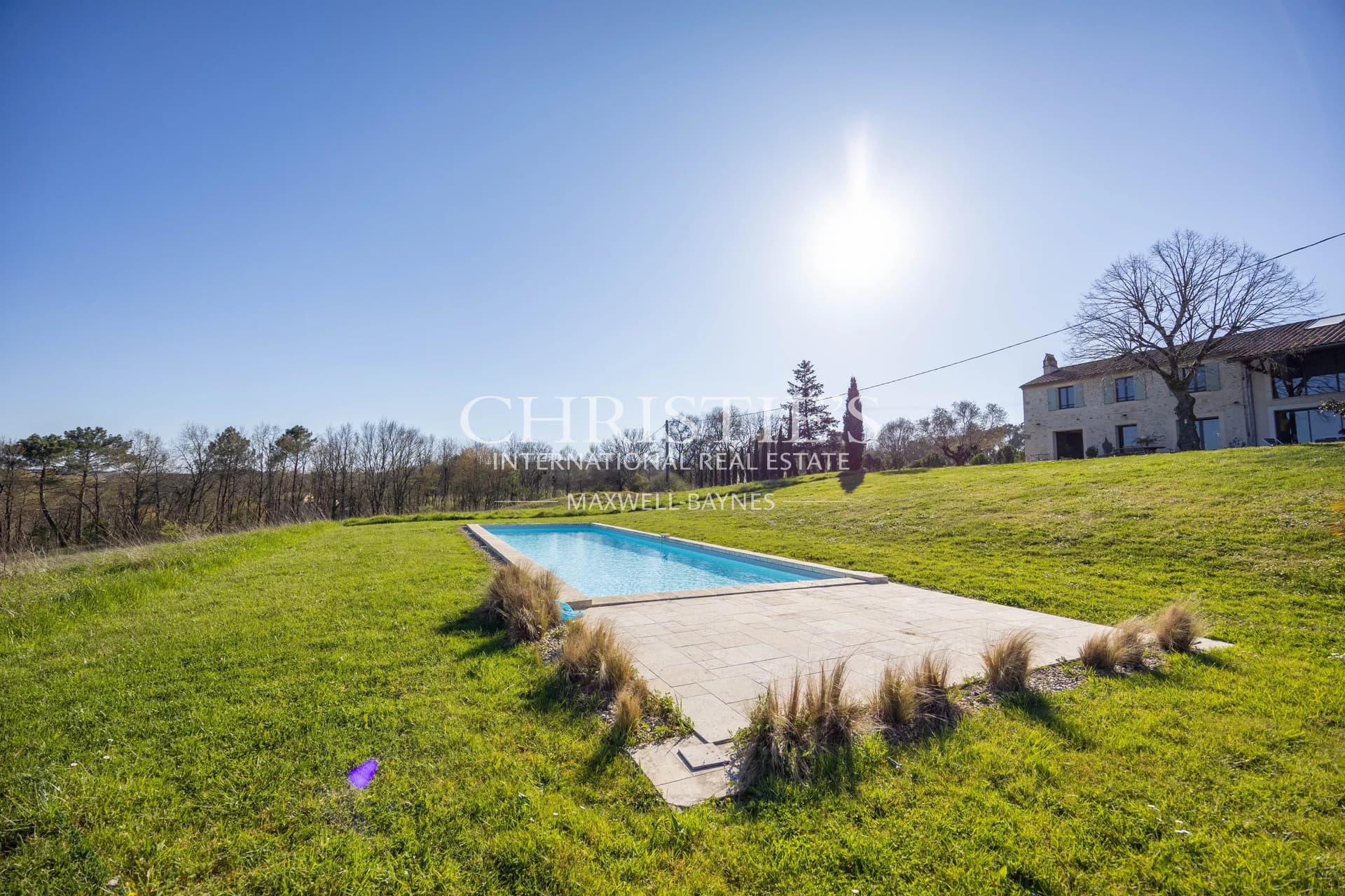 The Woodland Valley View Farmhouse with pool & 11 hectares of pastureland