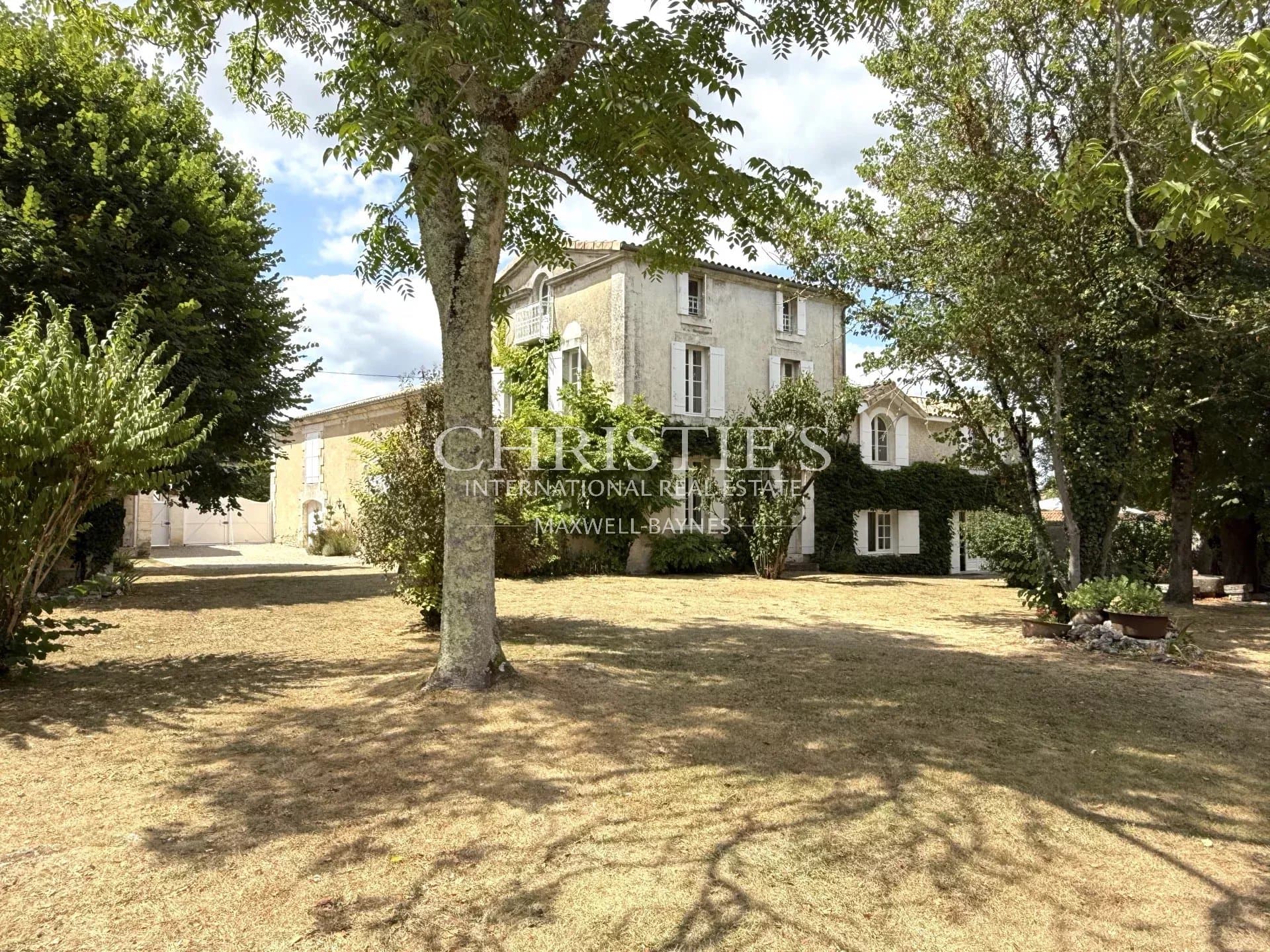 Propriété de caractère avec maison d’amis et parc clos à Ribérac