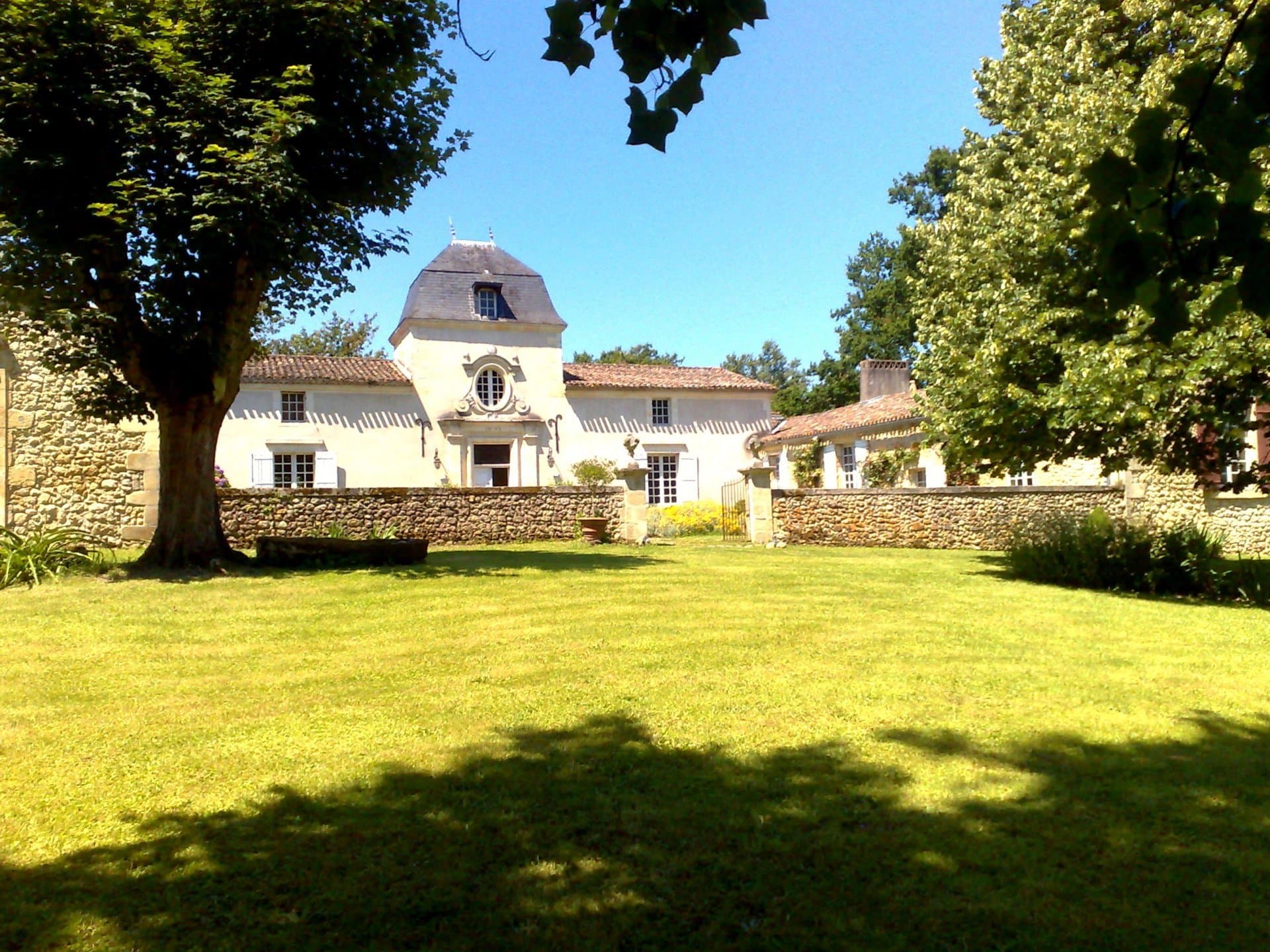 Beautiful Chartreuse Estate near Bordeaux