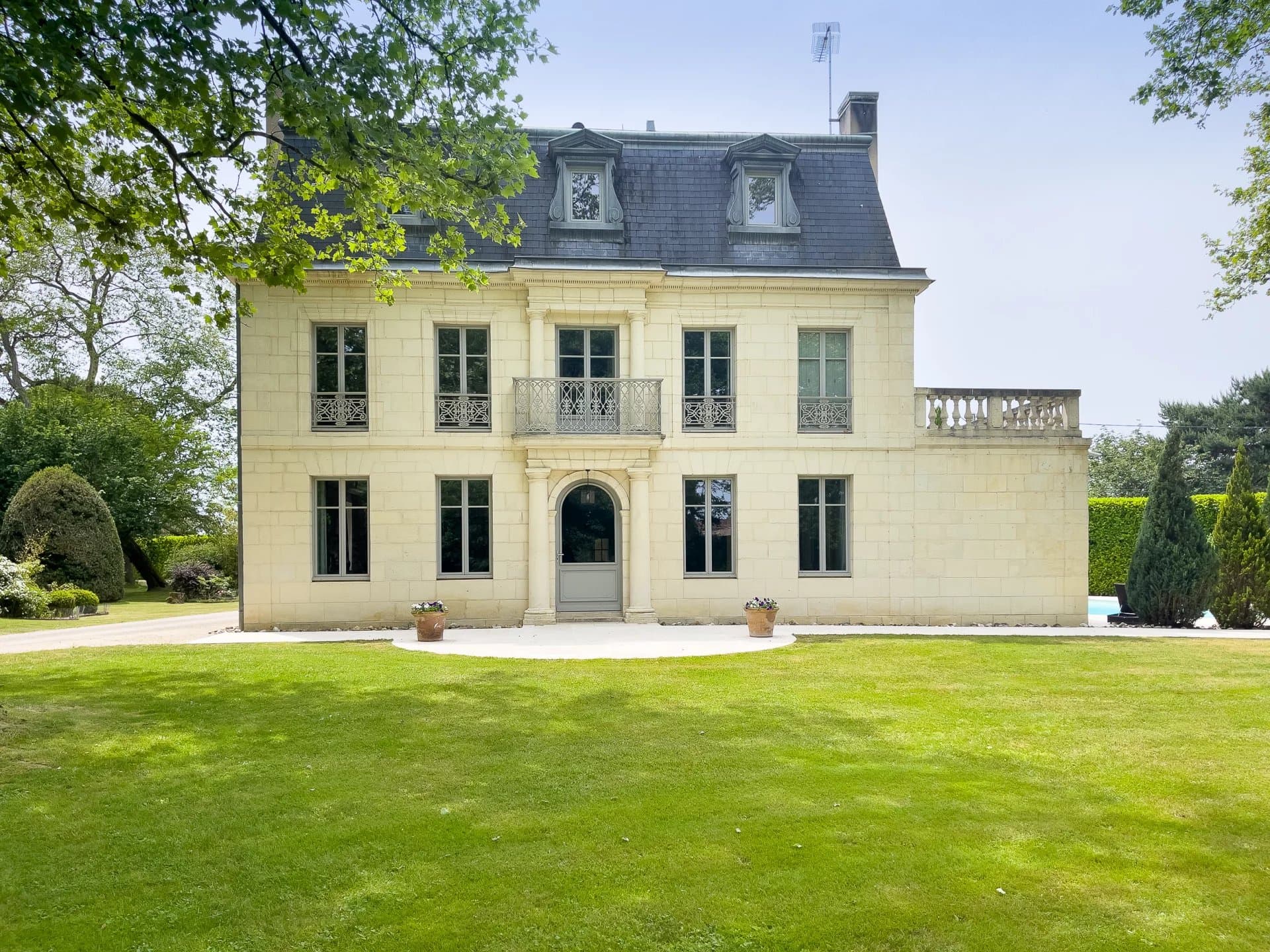 Château à vendre près de Bergerac, piscine, 2ha parc