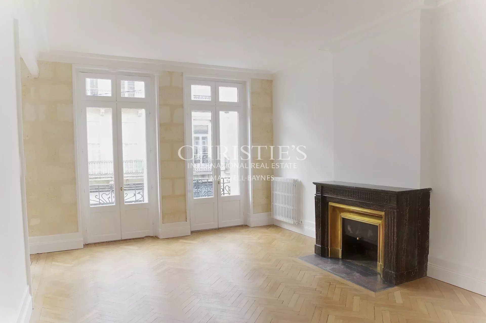 Bordeaux Apartment for sale - completely renovated downtown