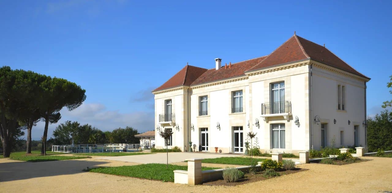 Vente superbe château dans la campagne de la Dordogne