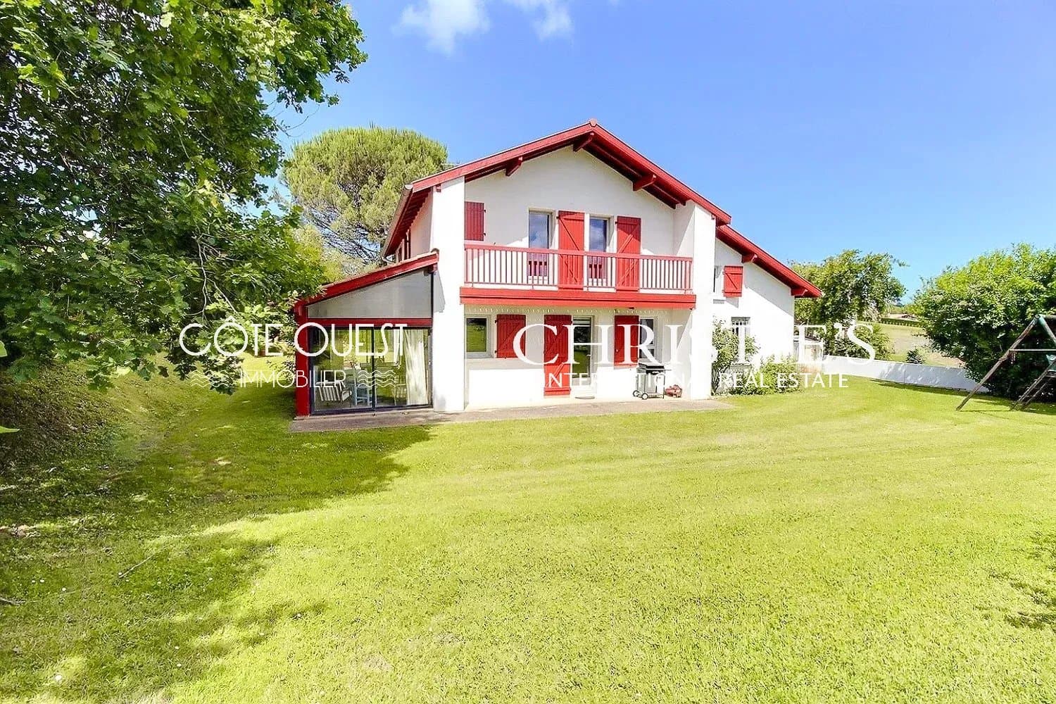 À vendre Ahetze - Maison avec piscine proche du bourg