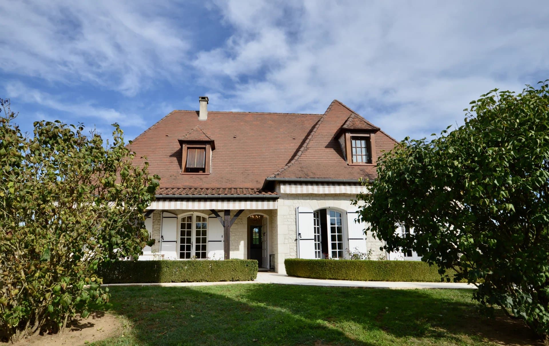 Maison familiale élégante + piscine à la périphérie de Bergerac