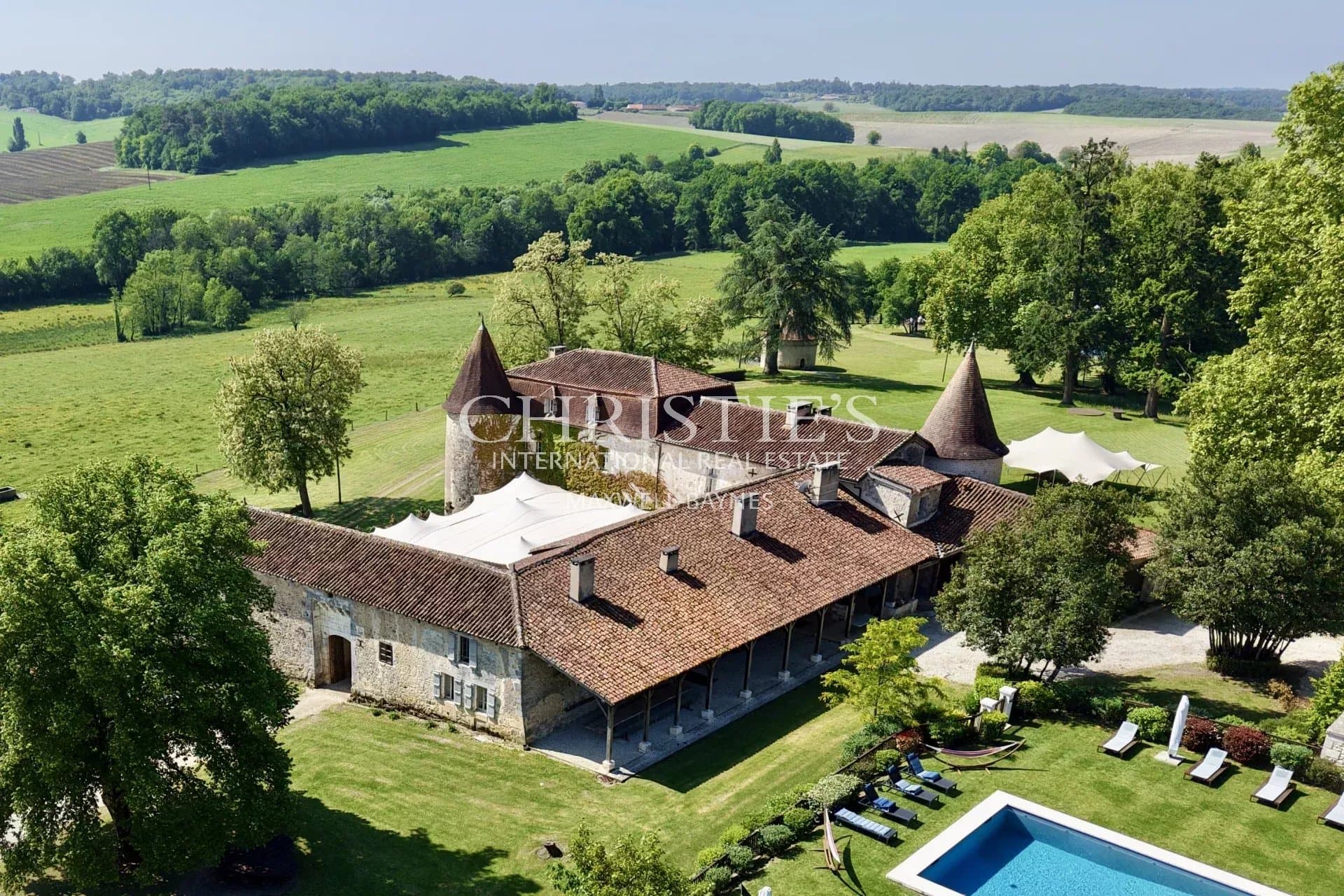 Domaine d’Exception du 15ème au Cœur du Sud-Charente