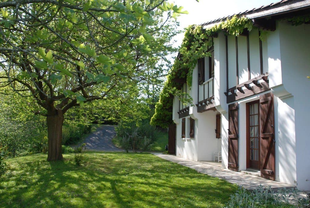 MAISON AVEC PISCINE A VENDRE  A AHETZE