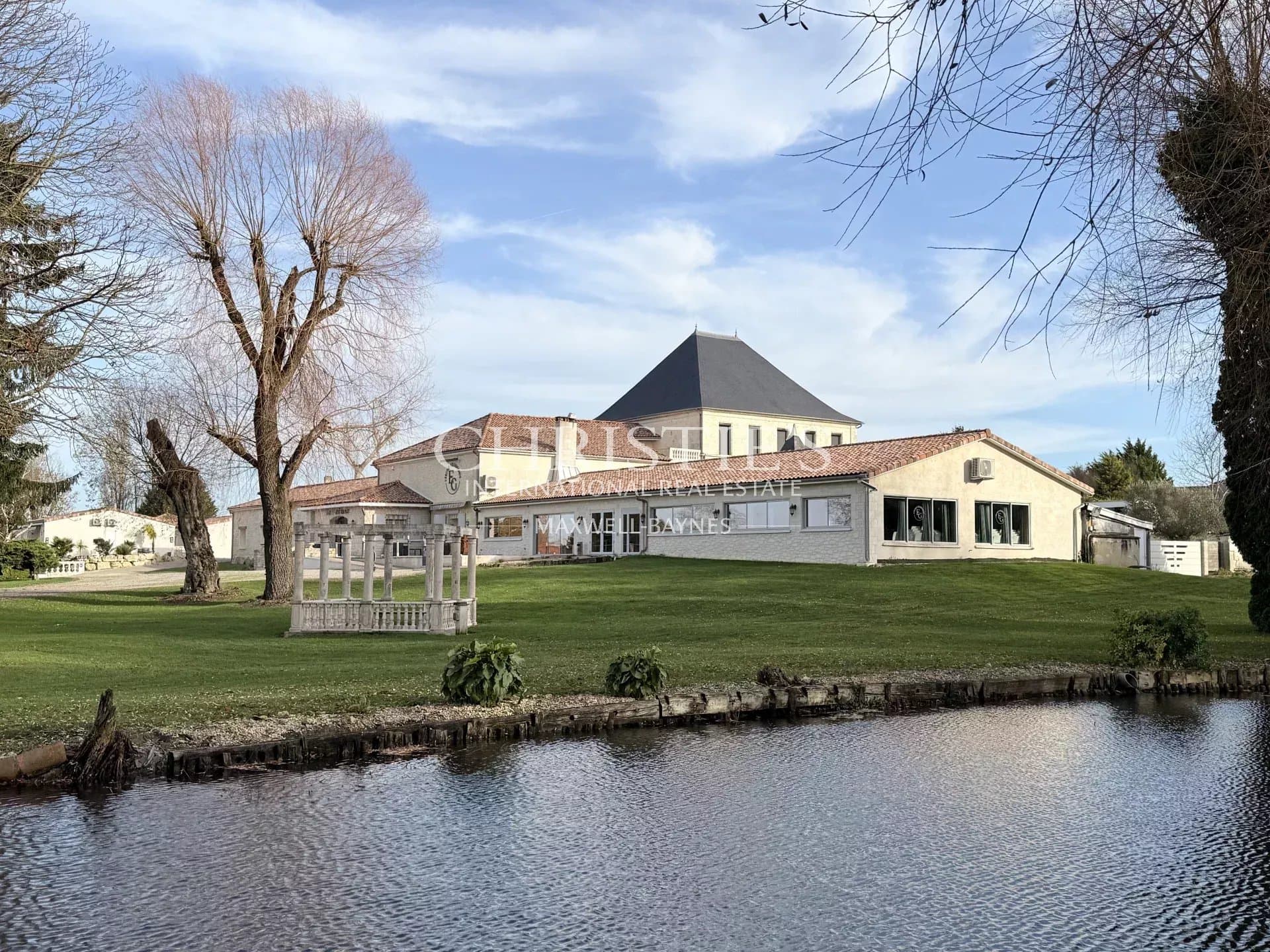 Un Domaine Hôtelier clé en main où l’élégance d’antan rencontre le luxe contemporain