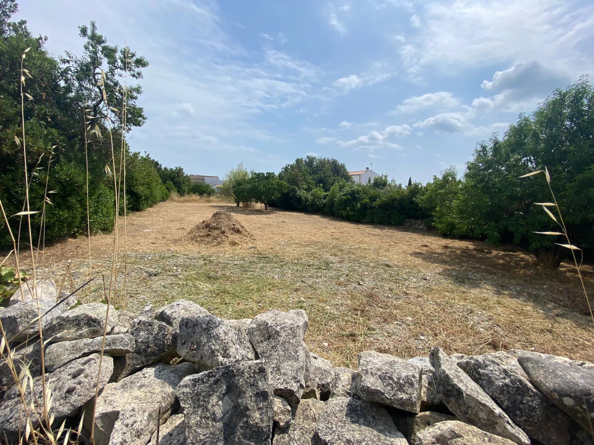 Plot for a 175m2 villa with a pool