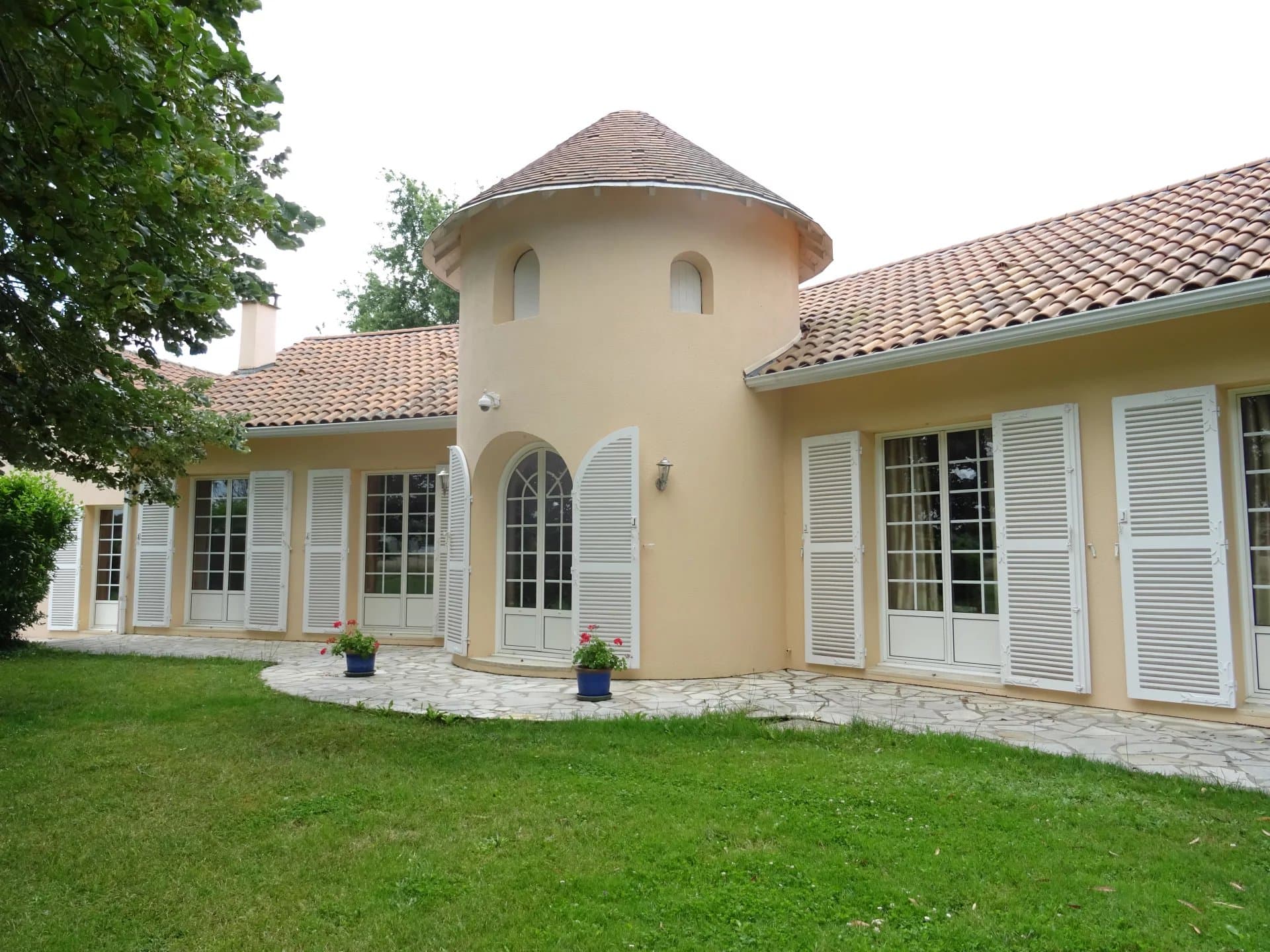 Vente Maison de charme avec piscine intérieure proche de Libourne