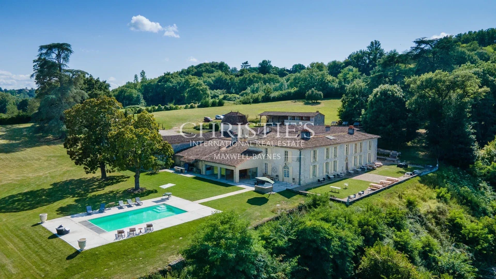 Beautiful 18th c. property east of Saint Emilion