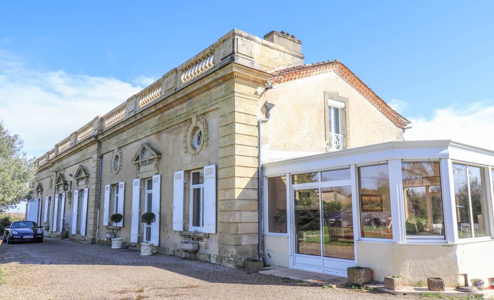 Magnifique chartreuse avec piscine chauffée et jardin de 1.5 ha, proche de Bazas