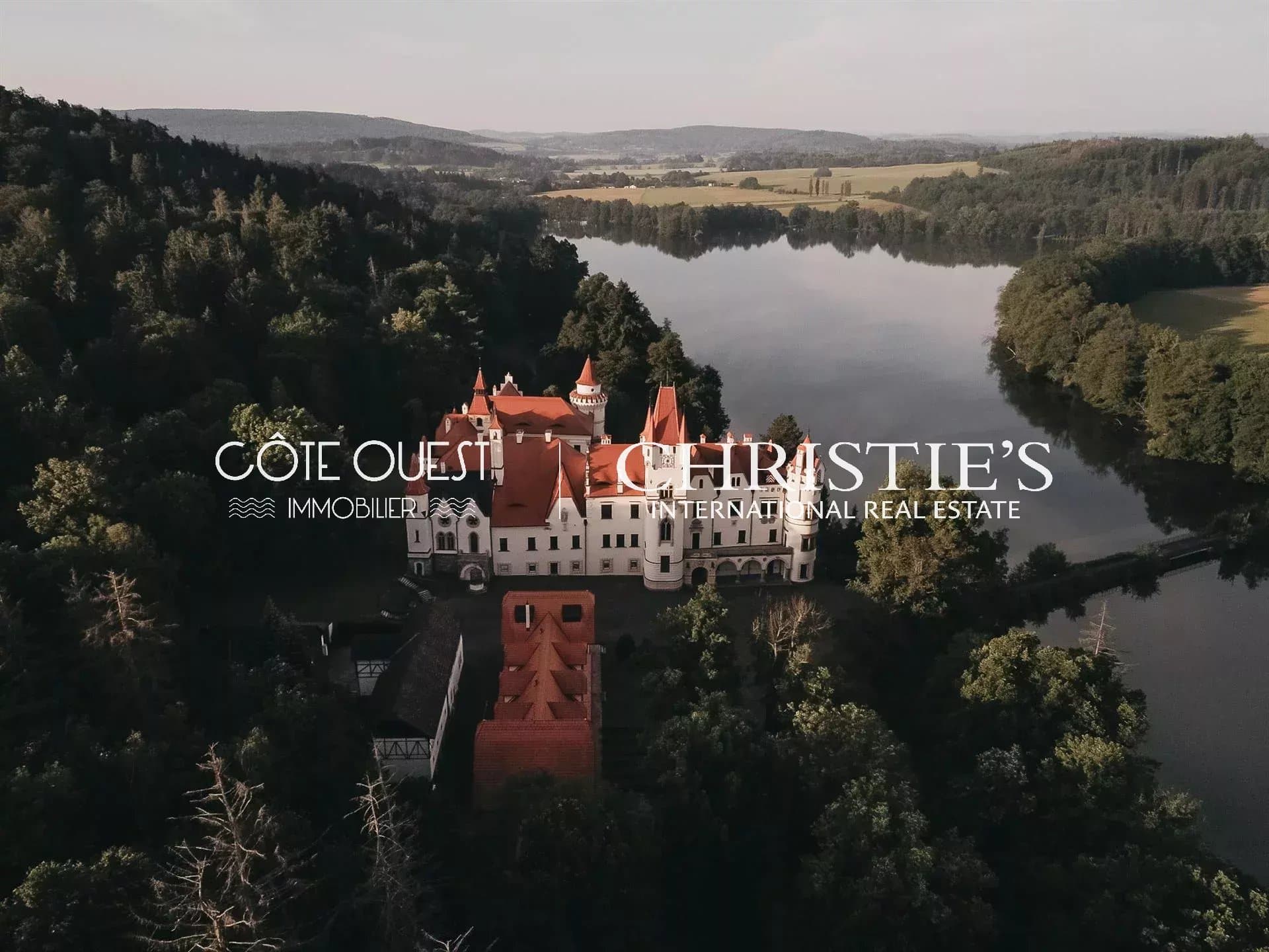Chateau Žinkovy – A Romantic Chateau Surrounded by Forests and Water