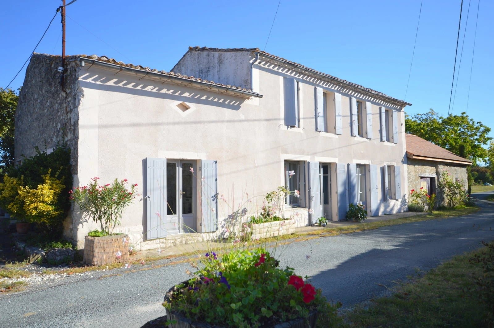 Idyllic Bergerac Vineyard - 11 hectares