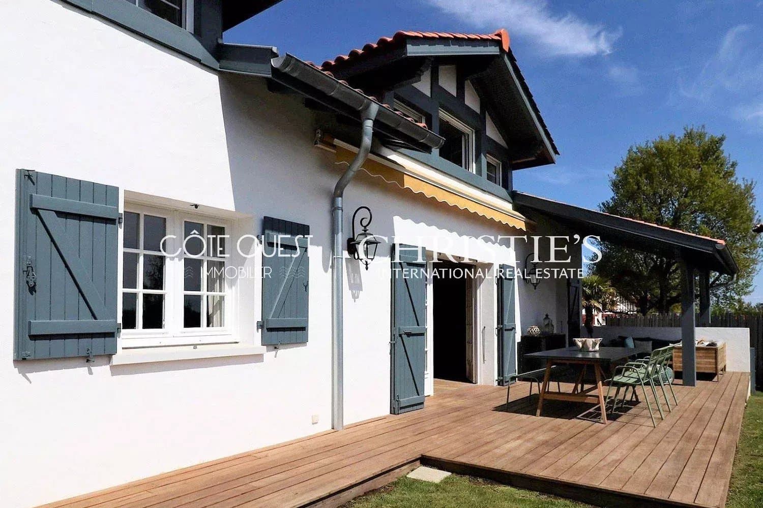 A renovated house in Bassussarry
