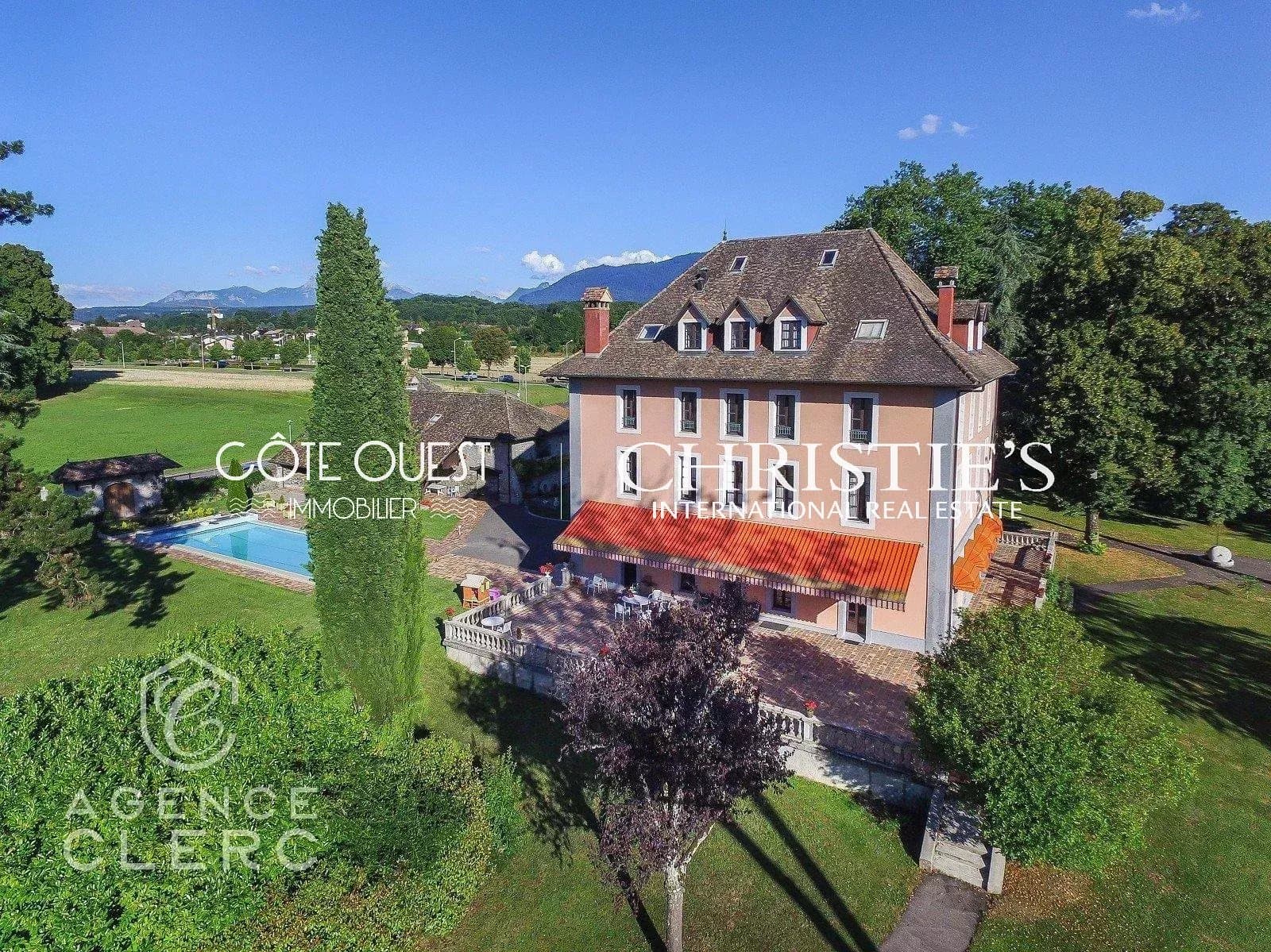 Close to Geneva, outstanding estate
