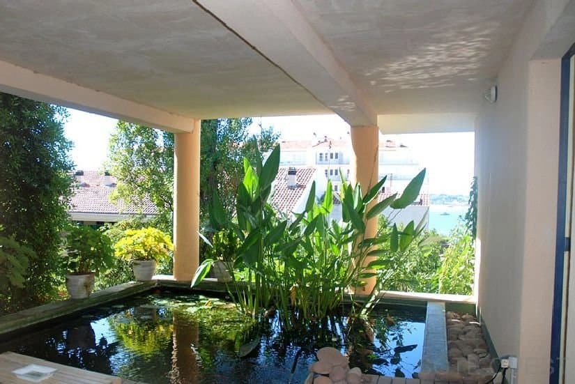 MAISON A VENDRE A SAINT JEAN DE LUZ, CENTRE VILLE A 400 M ET PLAGES A  200 M