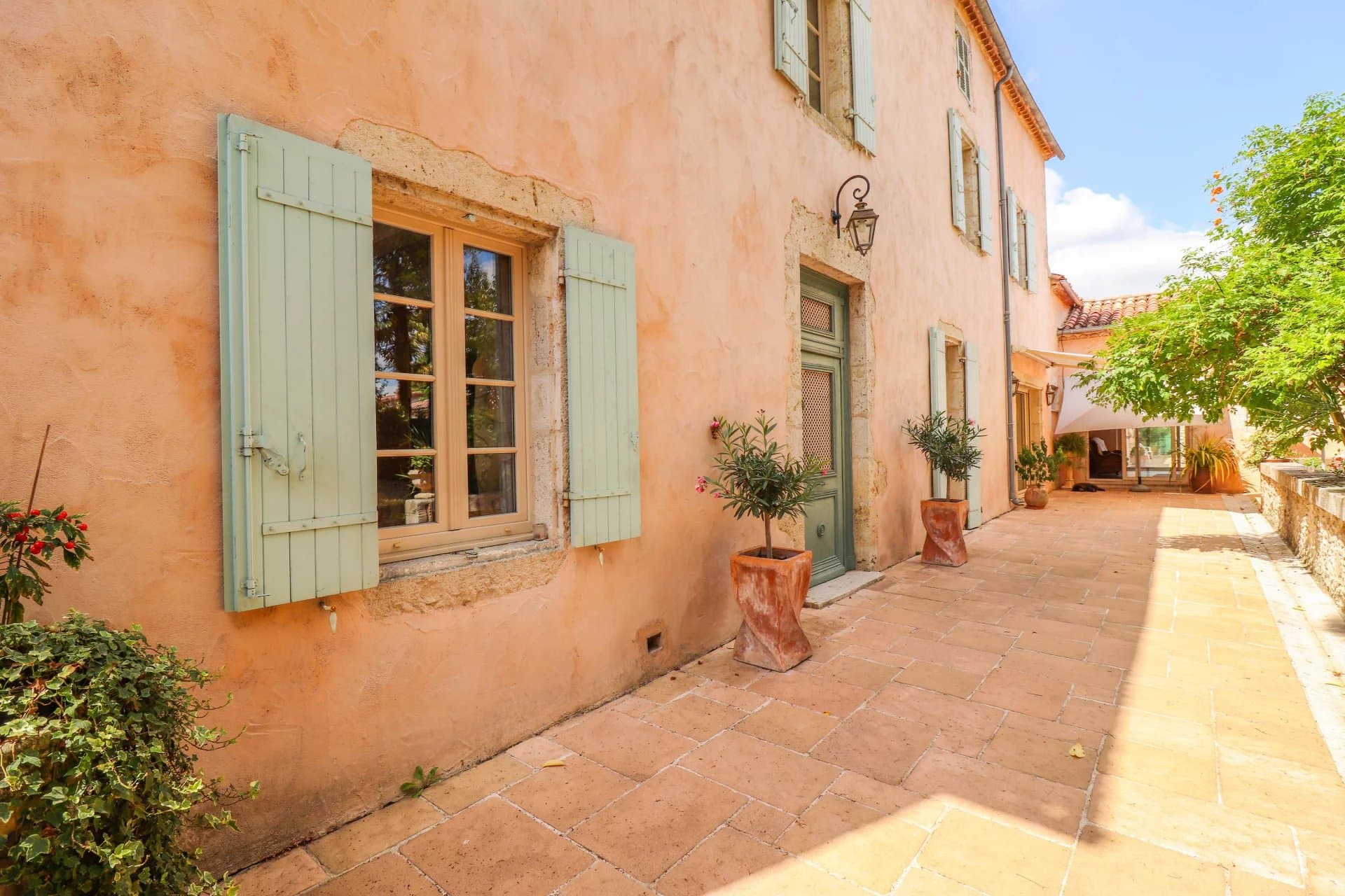 Village house with swimming pool in a Bastide village, between Nerac & Agen