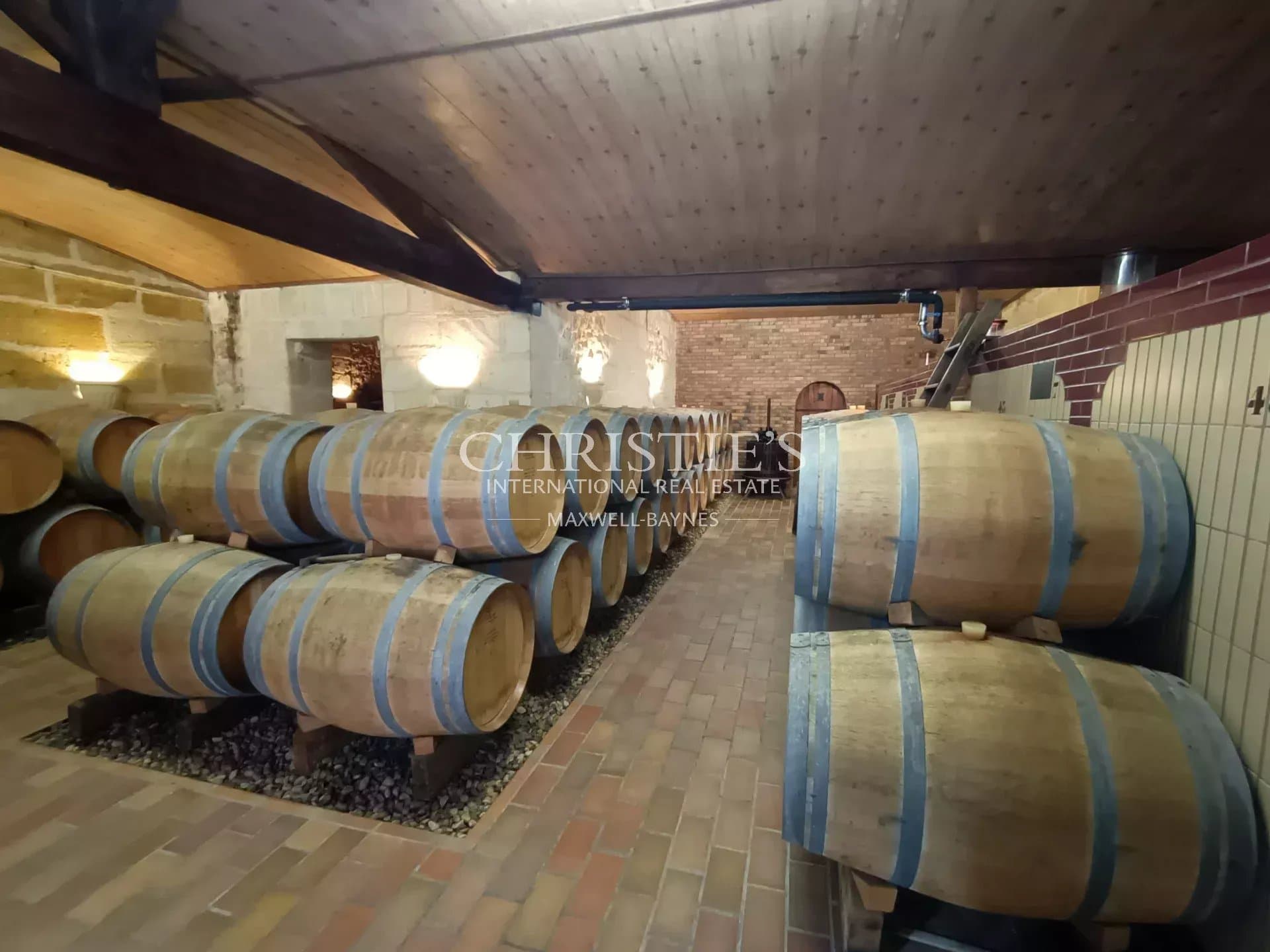 A vendre propriété de 12 hectares de vigne - Maison à rénover