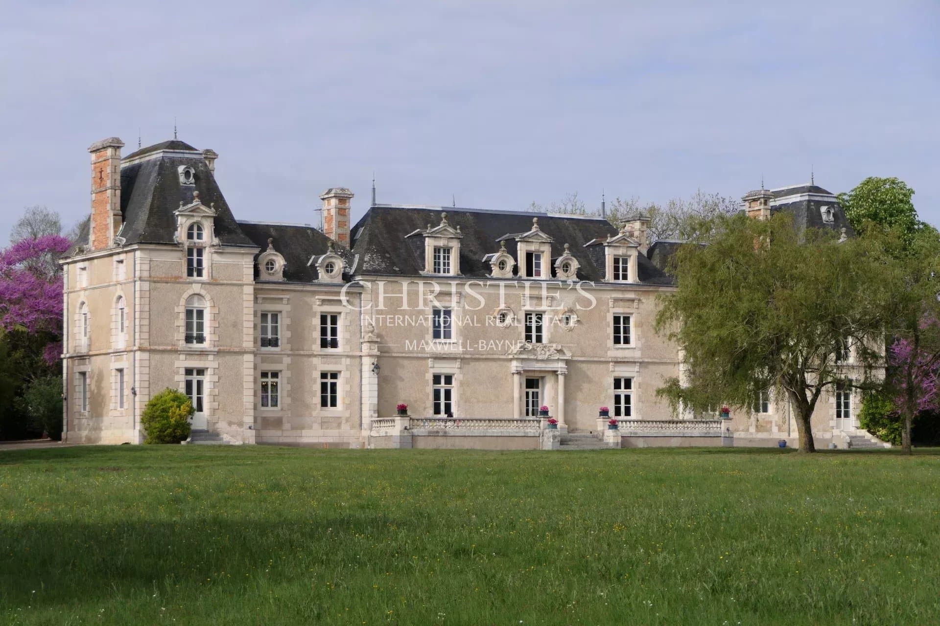 Impressive 19th-Century Château with Caretaker's House, Just 20 Minutes from Poitiers