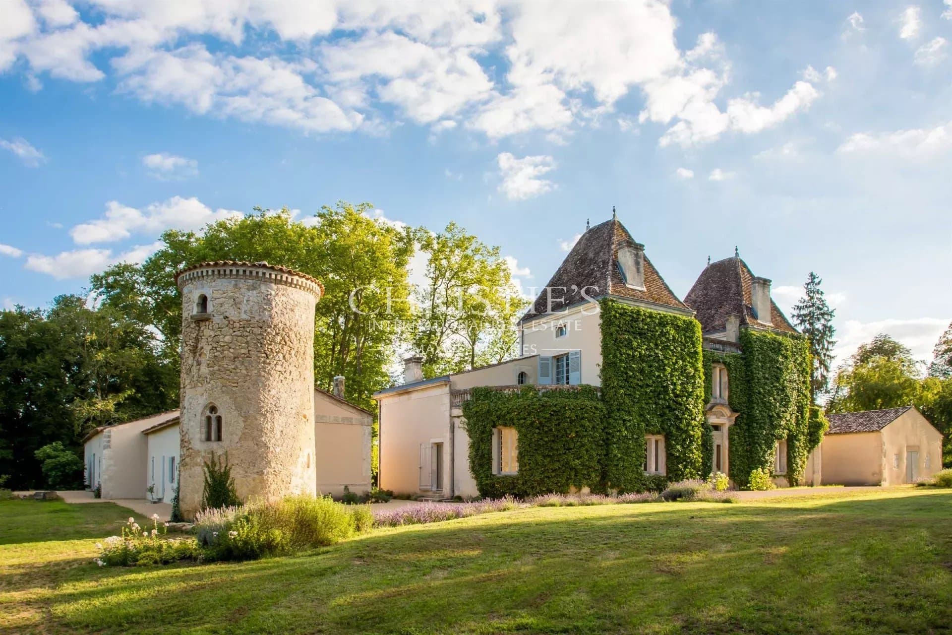 Fabulous C16th Chateau near Bordeaux