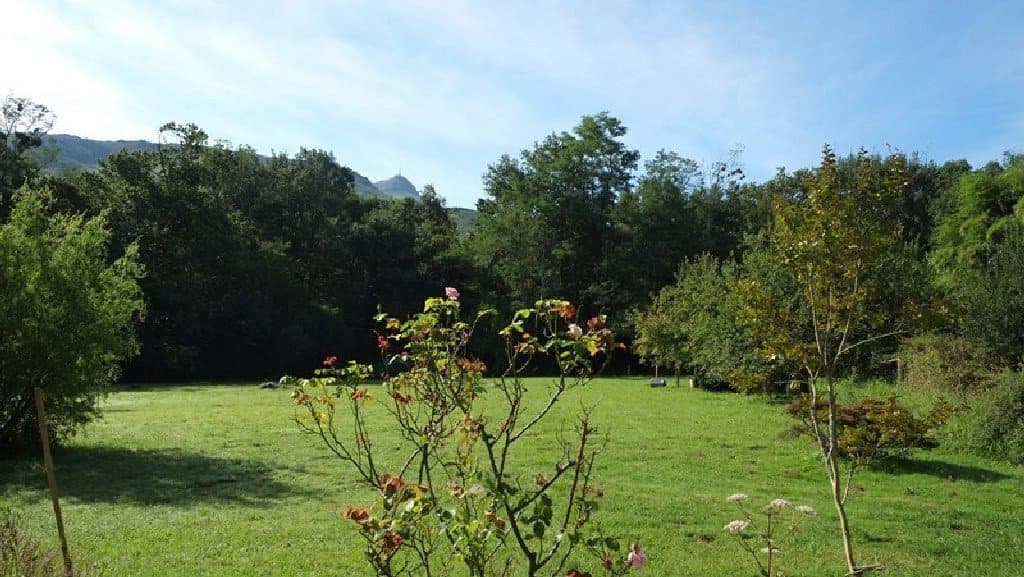 ASCAIN, A VENDRE VILLA BASQUE SUR TERRAIN DE 1 HA