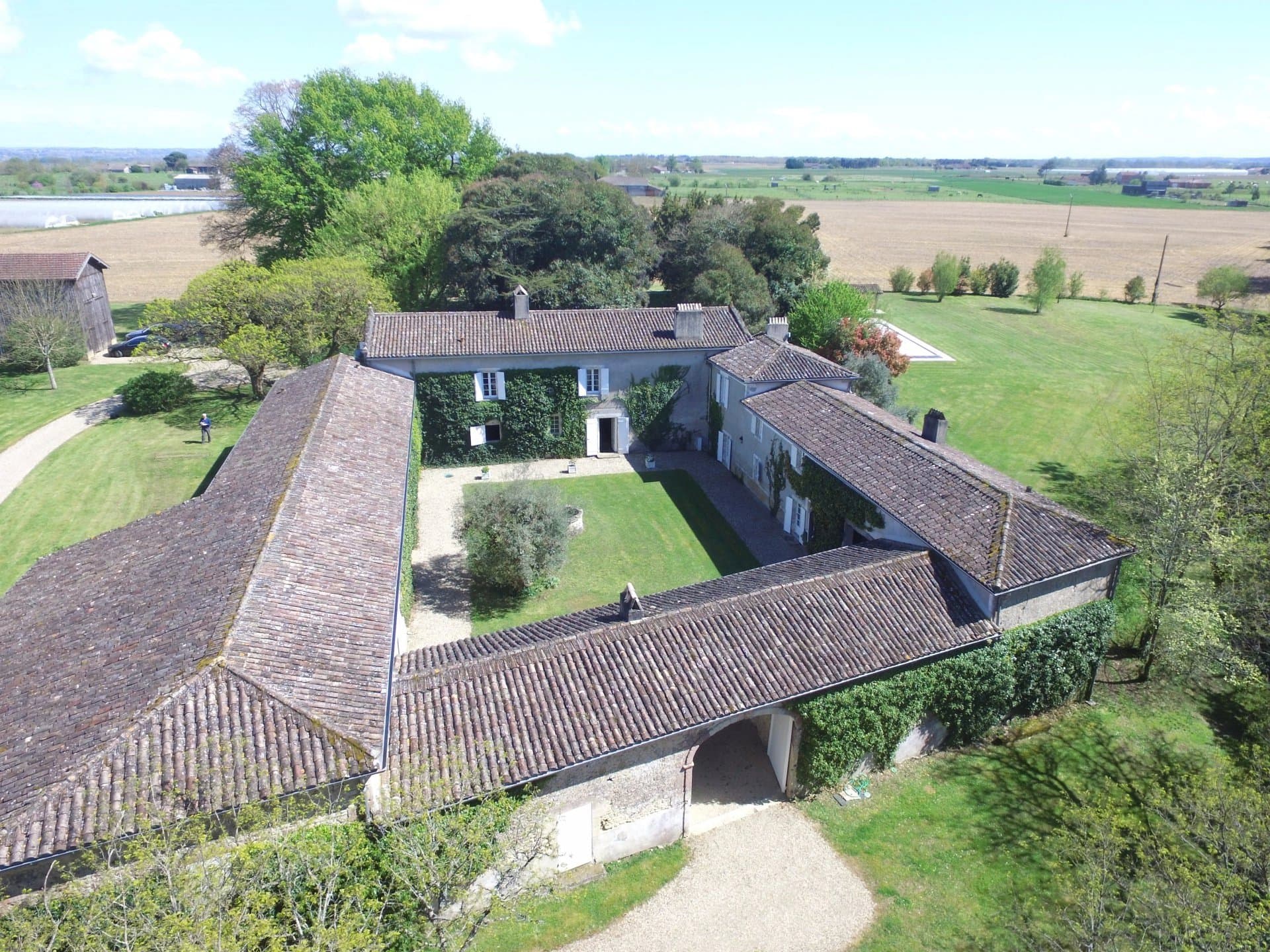 Near La Reole-17th/18th century 5 bed mansion