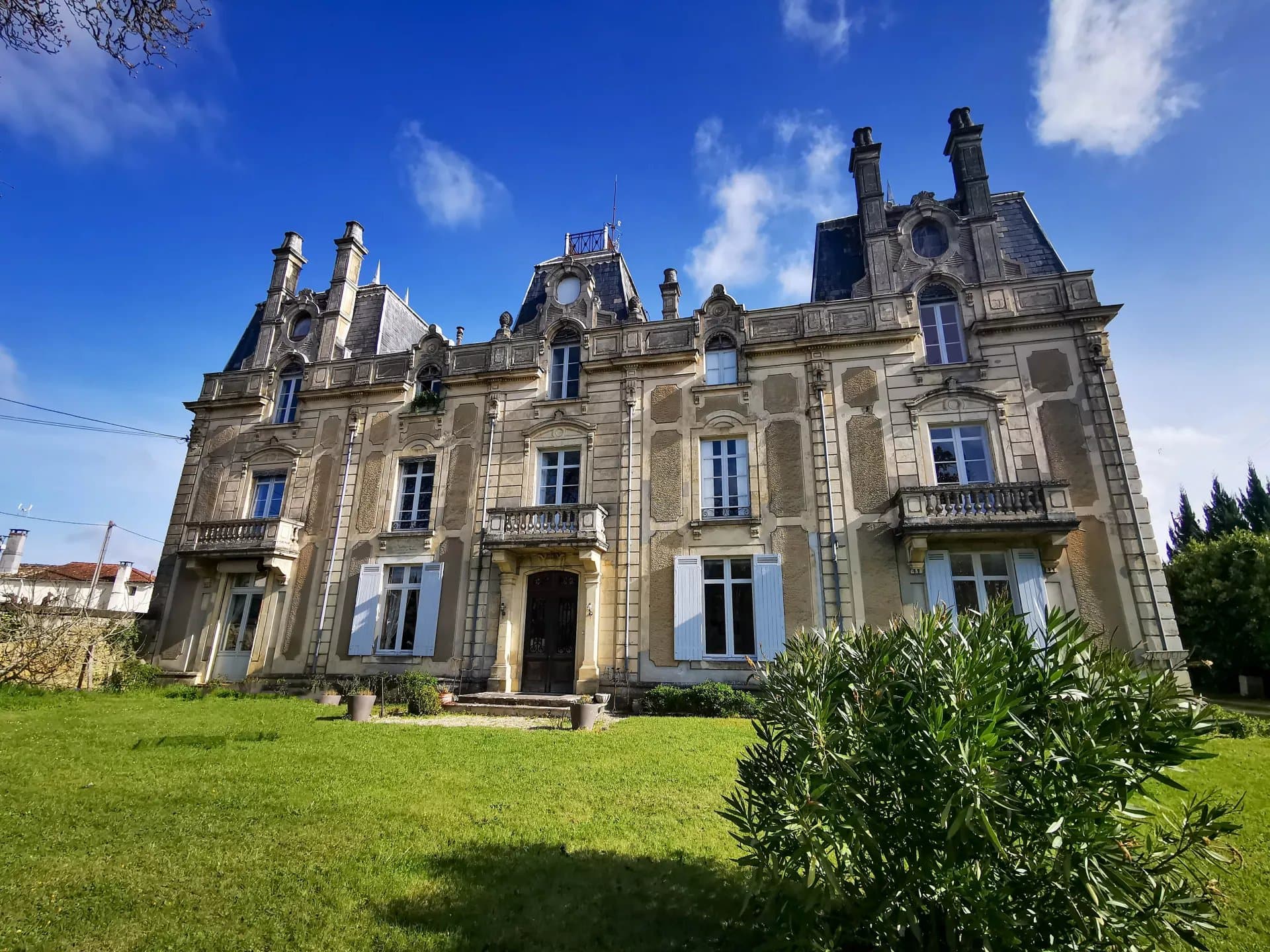 Magnificent chateau in historical Gironde market town