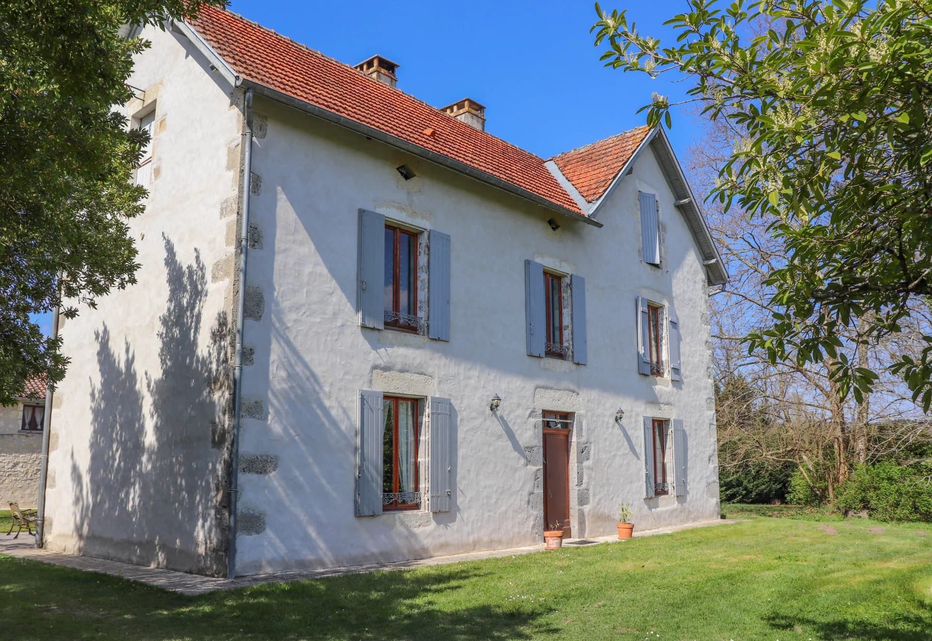 Vente Propriété de campagne et maison d'ami avec 1.9 ha de terrain, près de Casteljaloux et de son golf