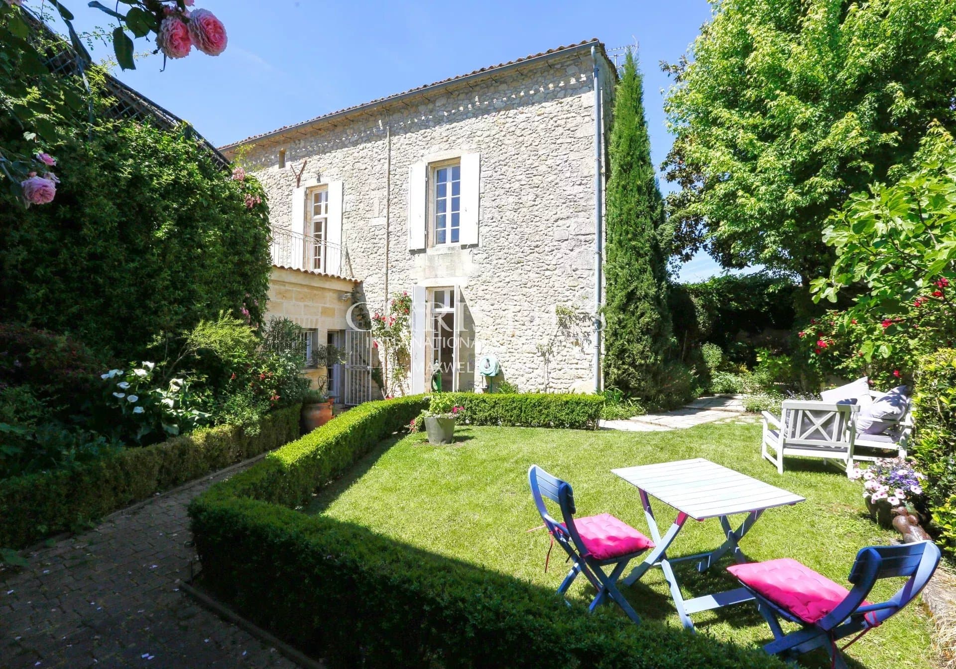 Bel ensemble maisons - région de Saint-Emilion