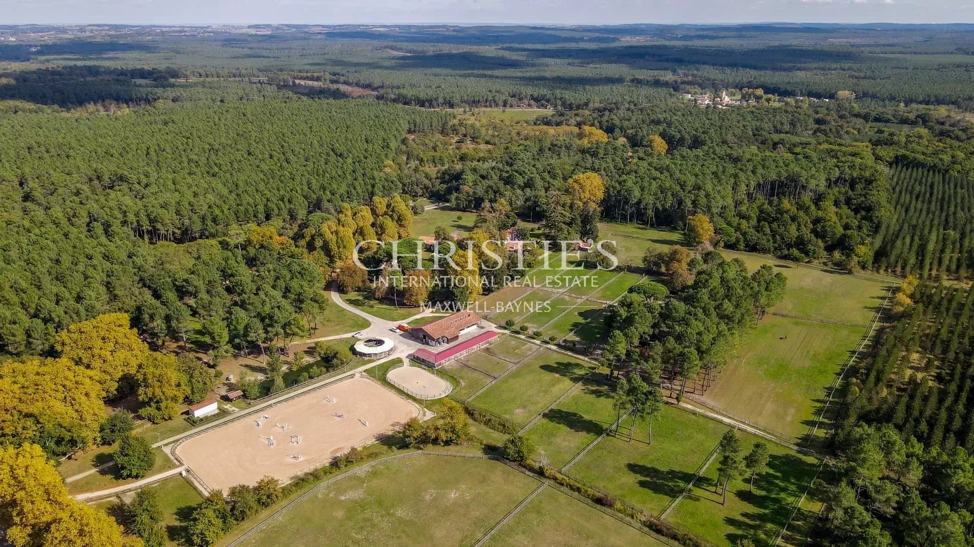 Superb equestrian facility on 30 hectares, in South West France
