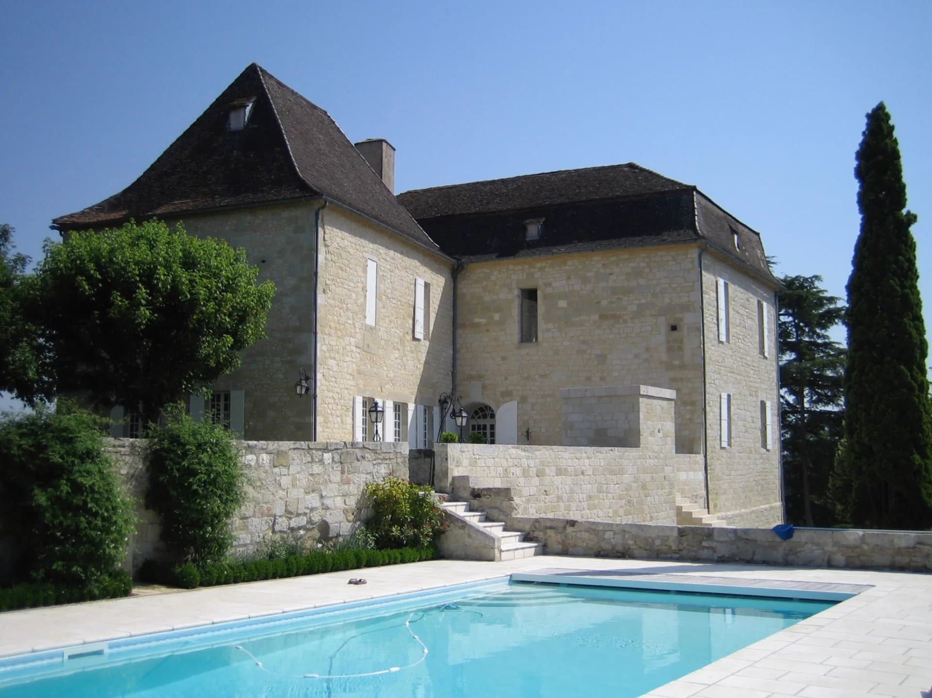 For sale, Impressive Chateau with guest houses and two swimming pools near Lauzun