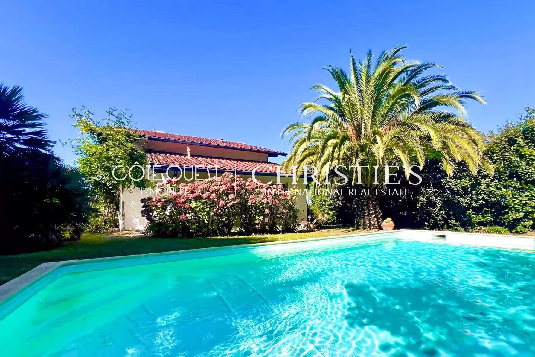 Villa with pool in Ascain