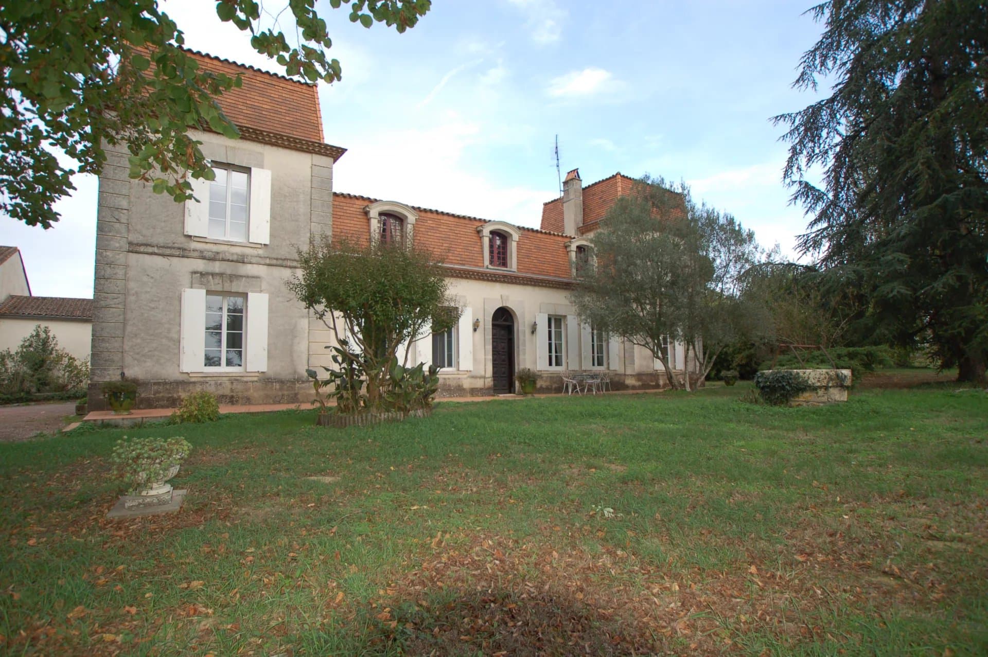 Property of 9 hectares in a privileged environment - Agricultural, touristic and viticultural project