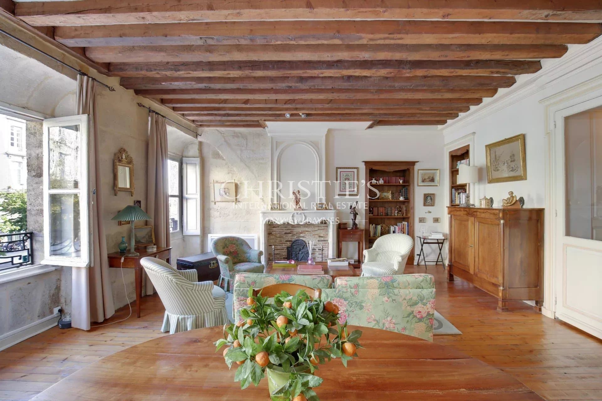 Grand Théâtre - Spacious two-room apartment