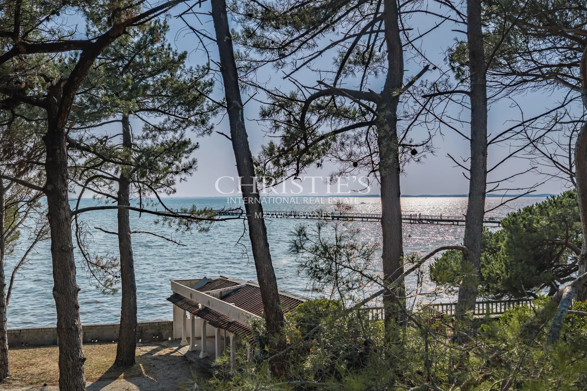 ANDERNOS, Historic Waterfront Property in the Town Centre